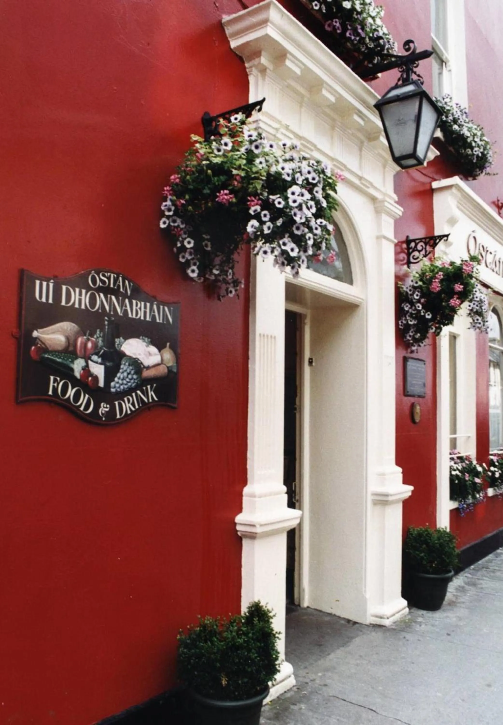 Facade/entrance in O Donovans Hotel