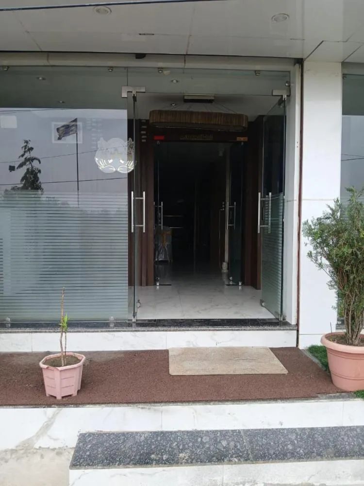 Facade/entrance in Hotel New Arcadia