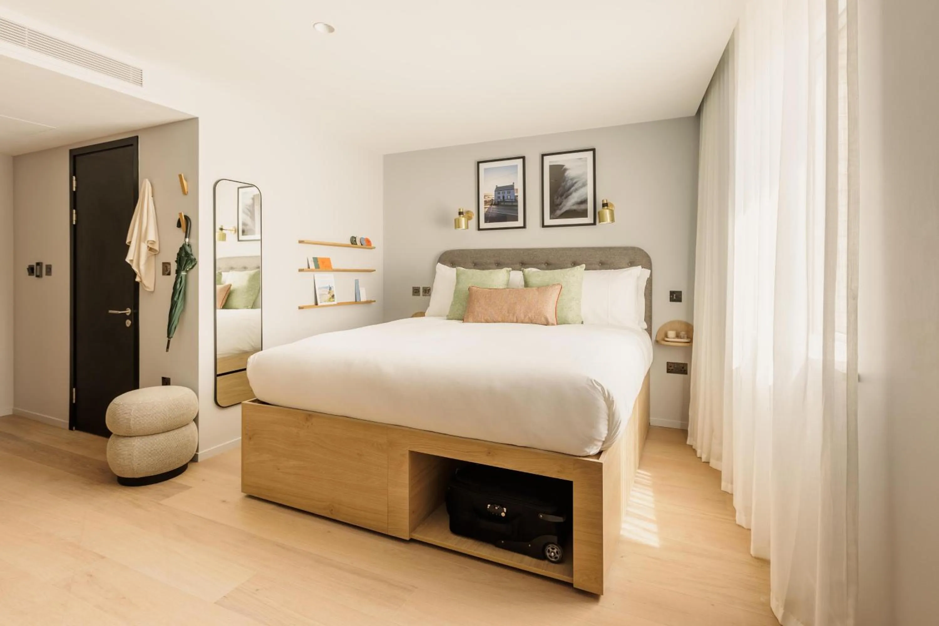 Photo of the whole room, Bed in Wilde Cambridge City Centre