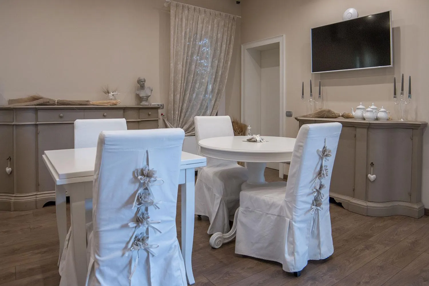 Communal lounge/ TV room in Antica Dimora Stucky