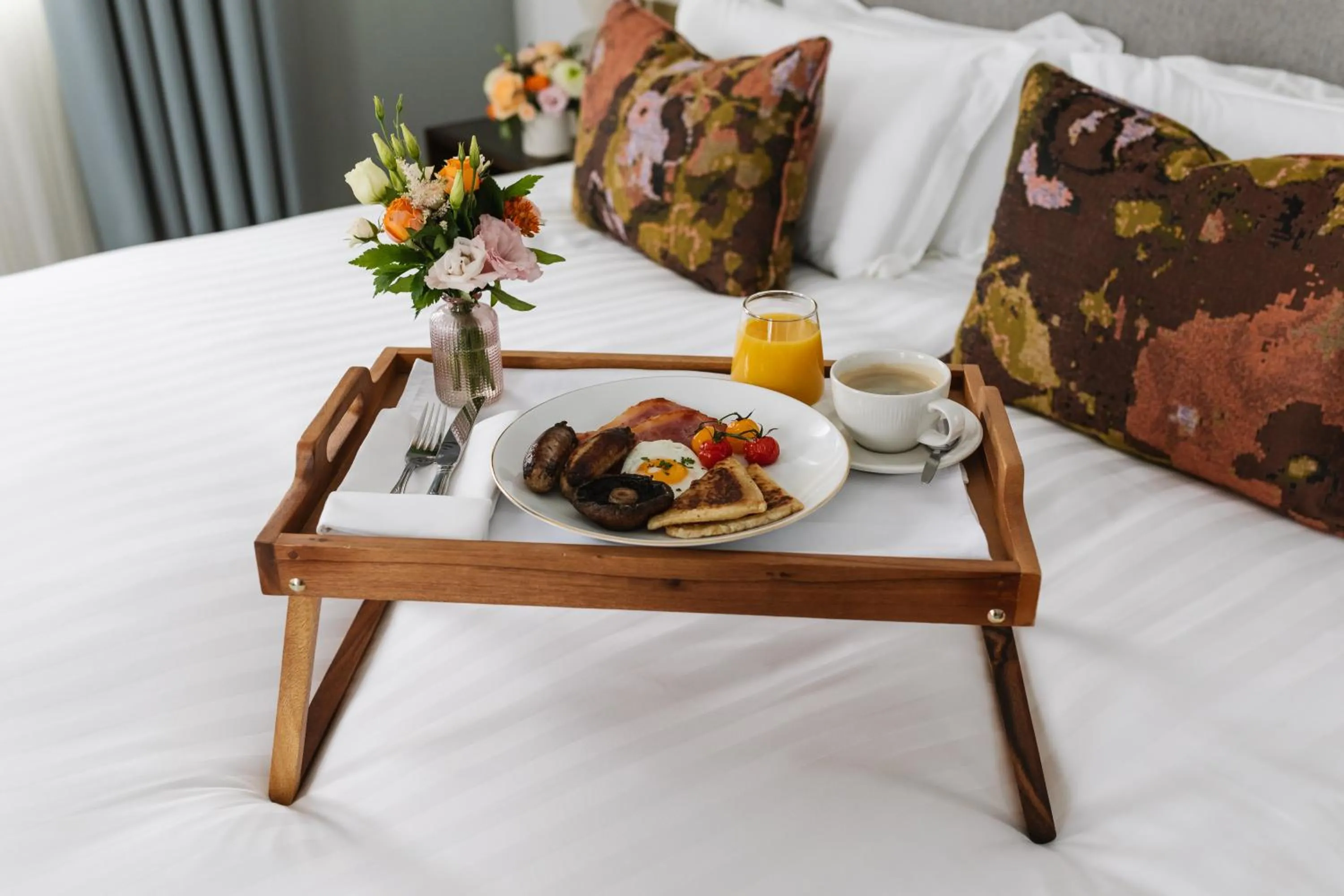 Bedroom, Bed in Tullyglass House Hotel