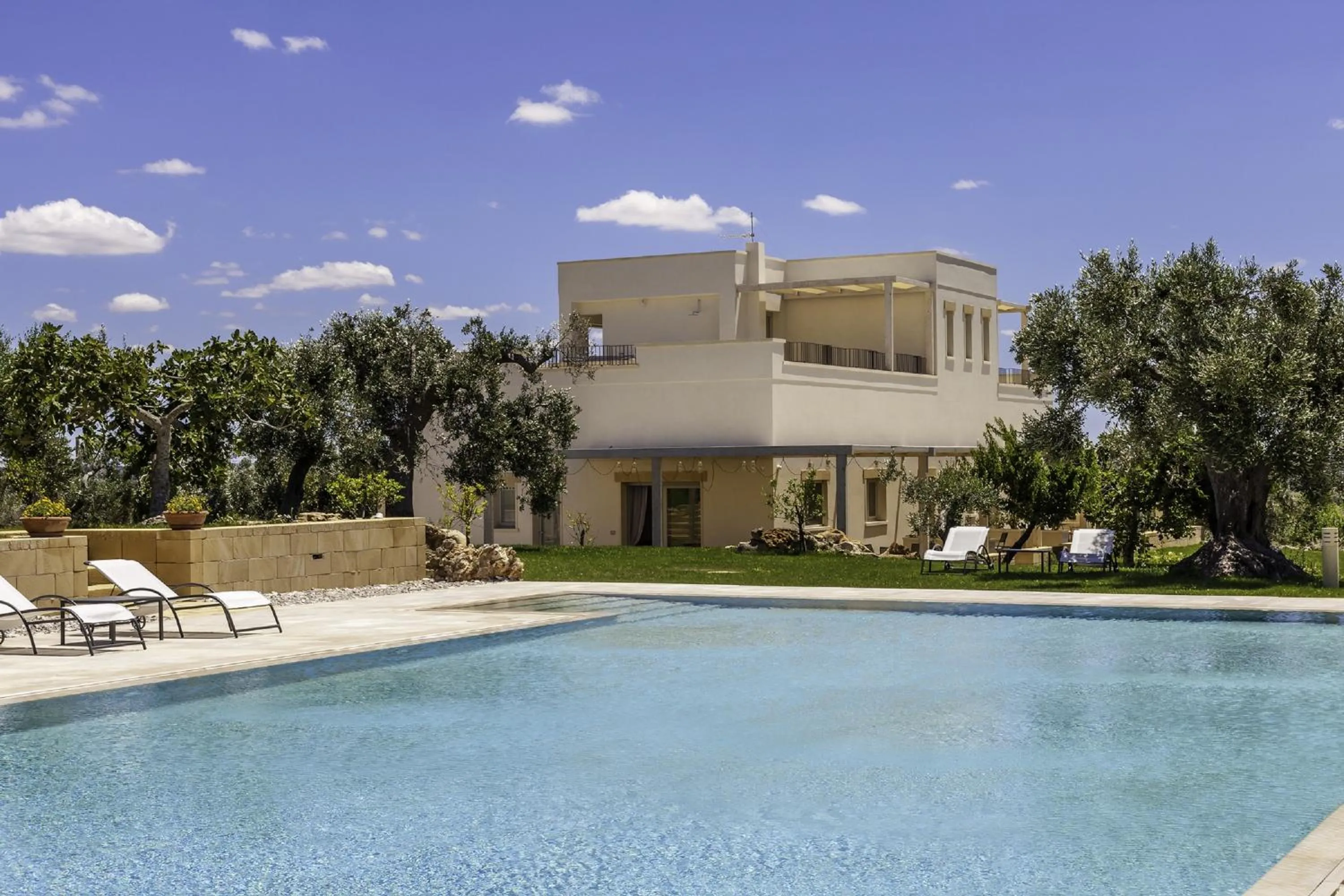 Pool view in Tenuta Monticelli Bio Relais