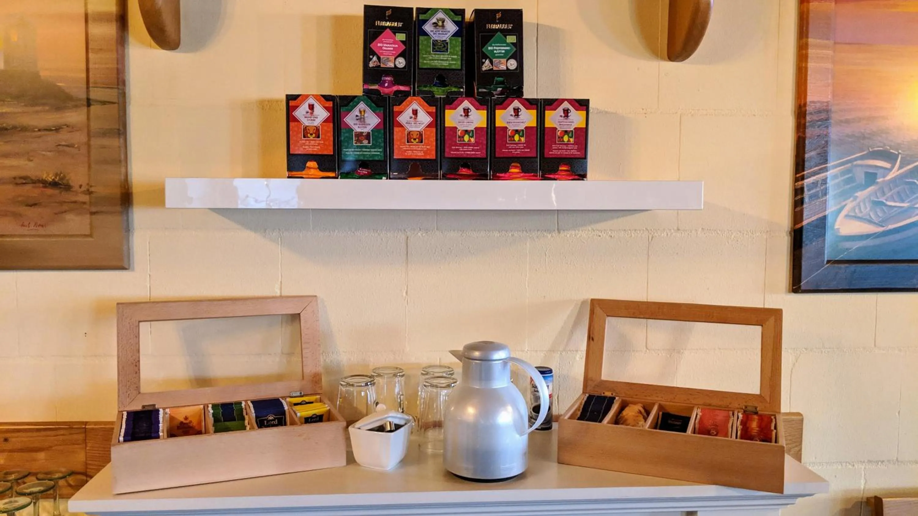 Coffee/tea facilities in Hotel Drostenhof garni