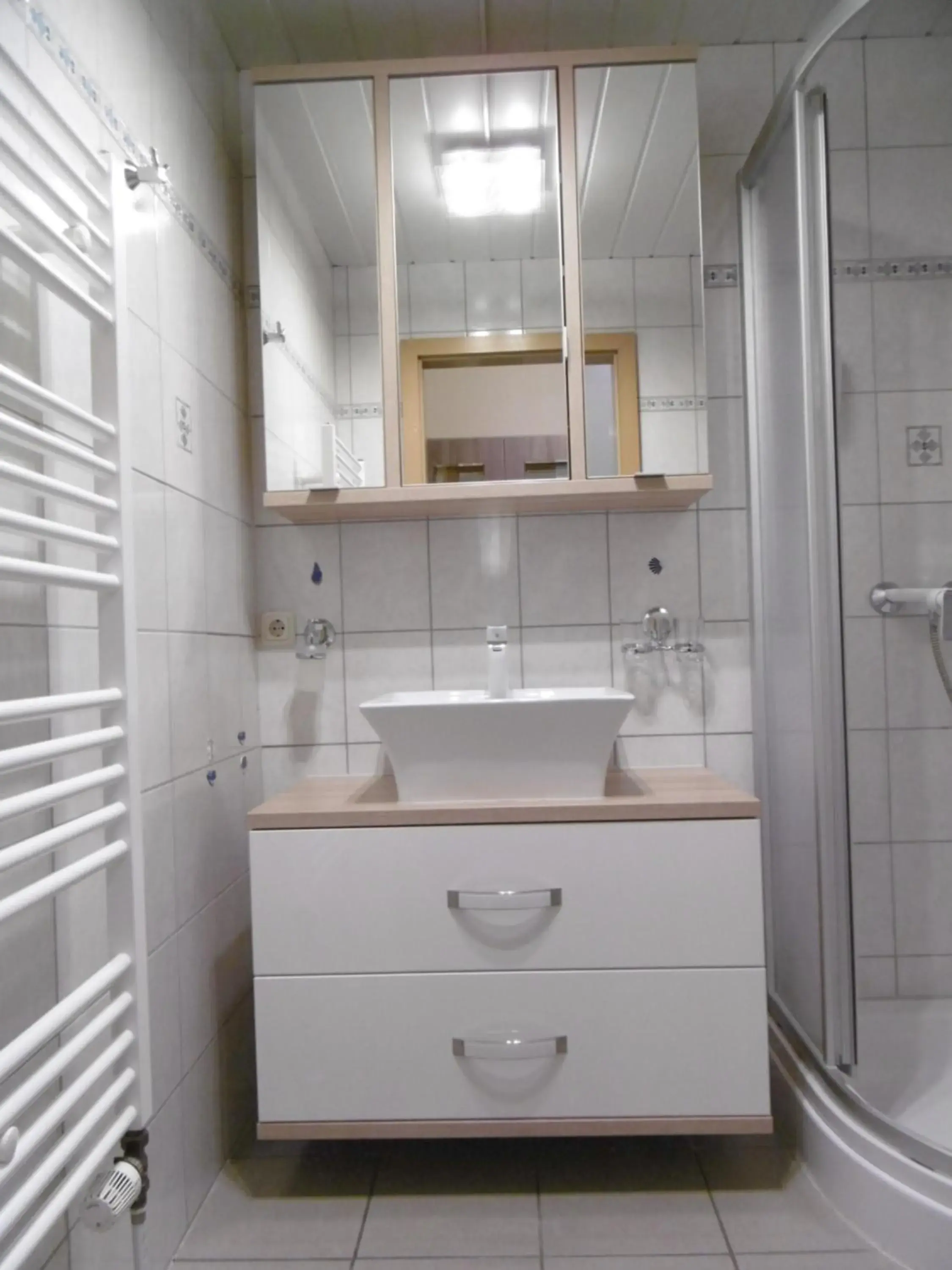 Budget Twin Room - single occupancy in Hotel Drostenhof garni Budget Twin Room - single occupancy in Hotel Drostenhof garni