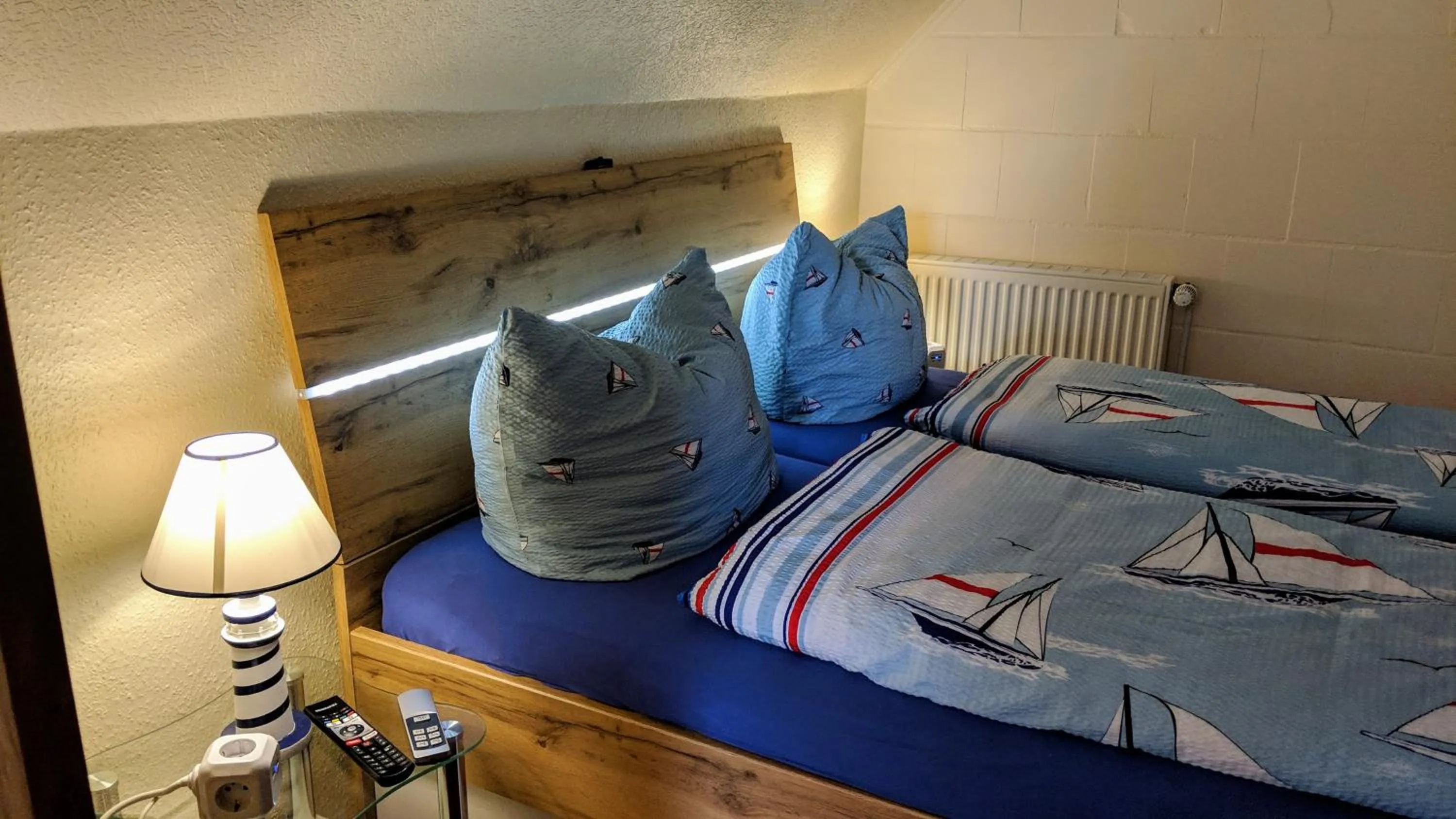 Bed in Hotel Drostenhof garni