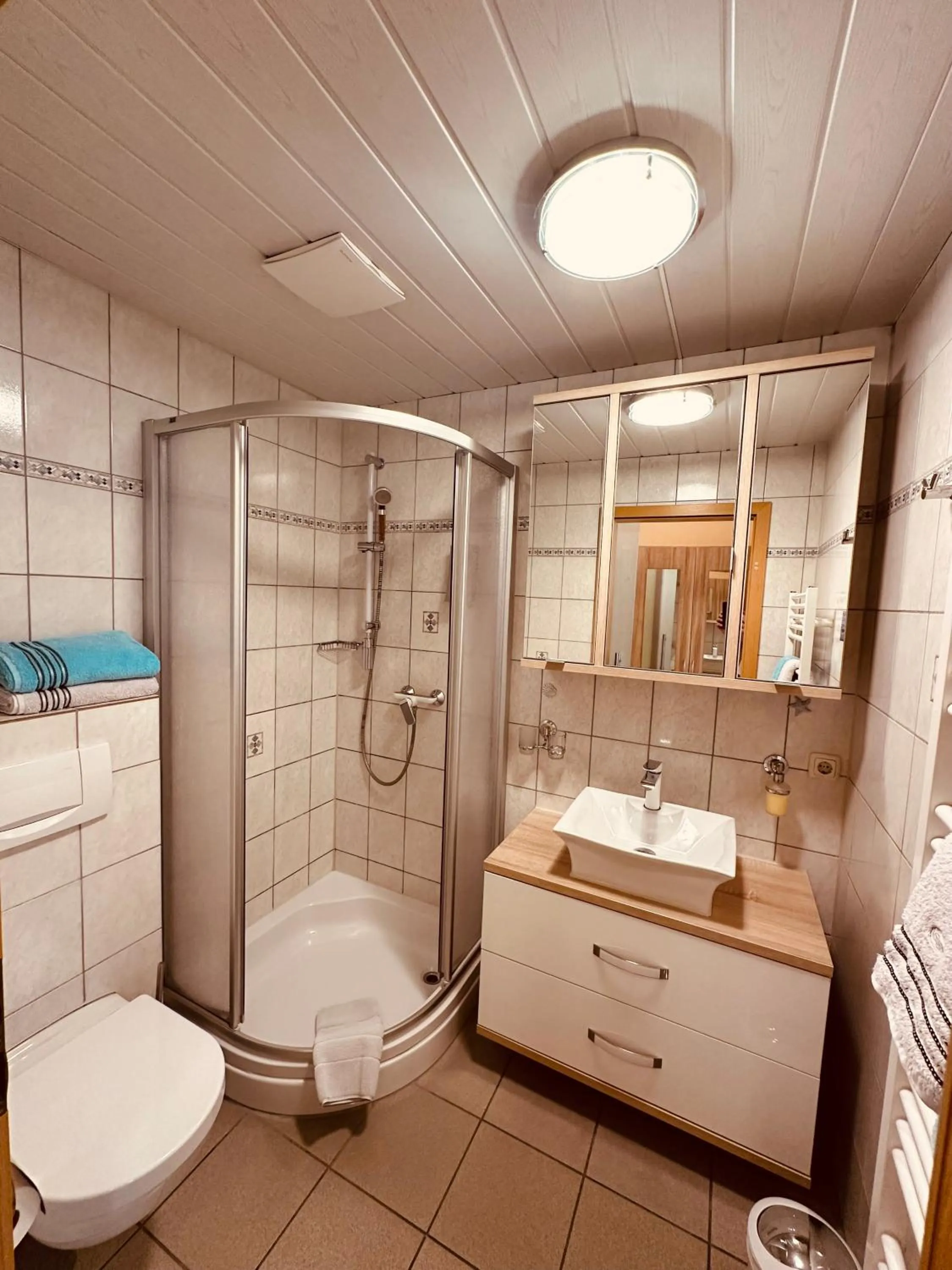 Bathroom in Hotel Drostenhof garni