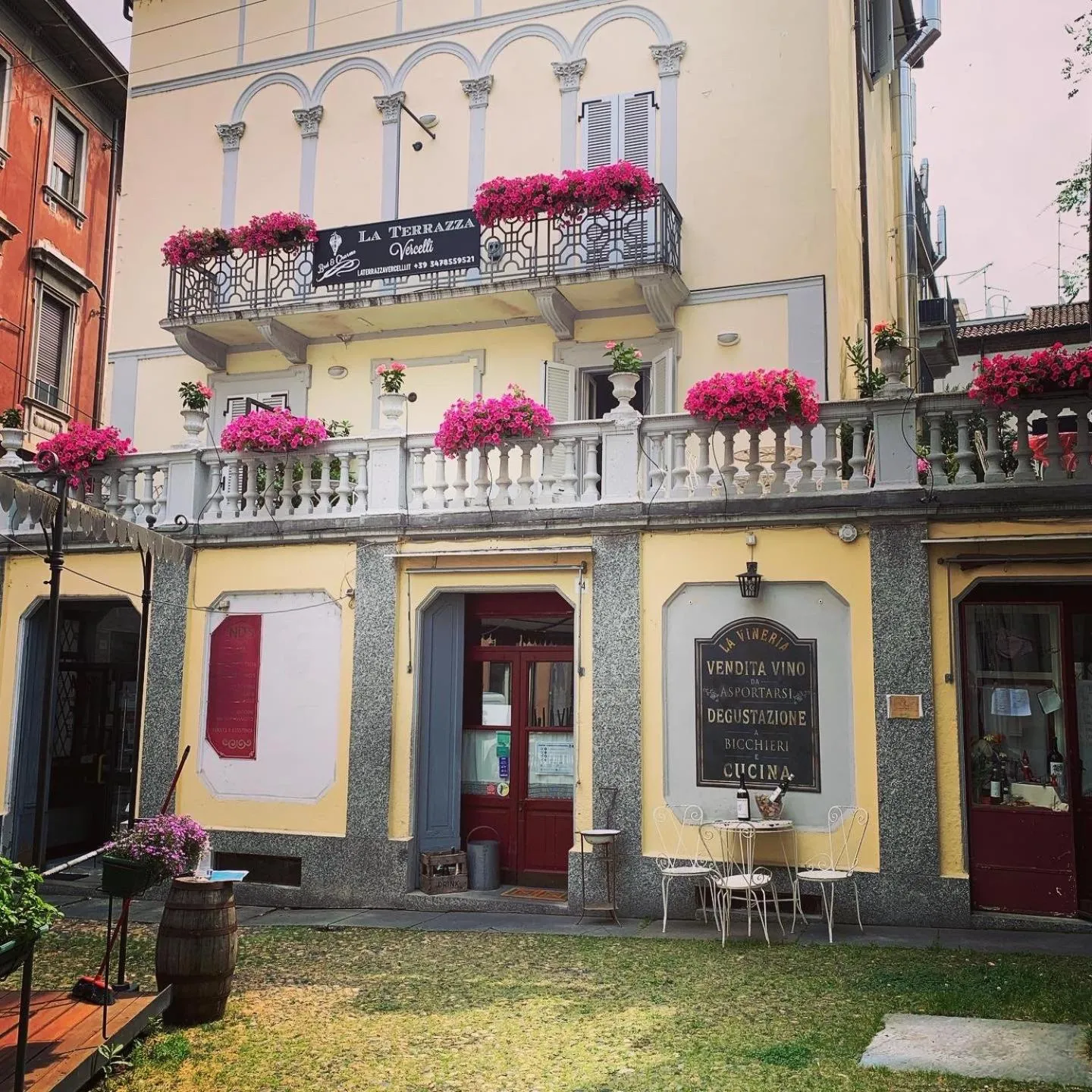 Property building in La Terrazza Vercelli Bed & Charme