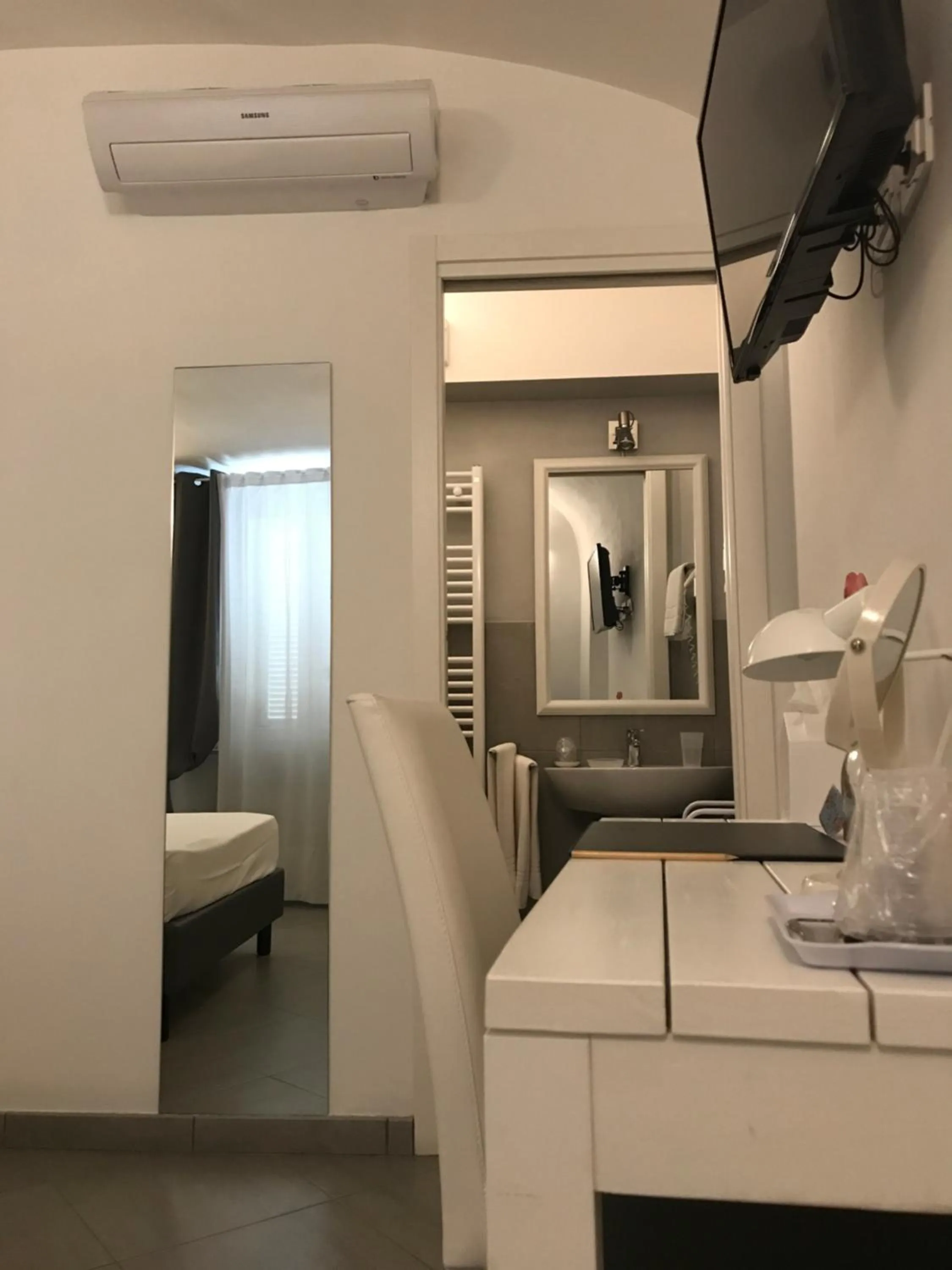 TV and multimedia in La Terrazza Vercelli Bed & Charme