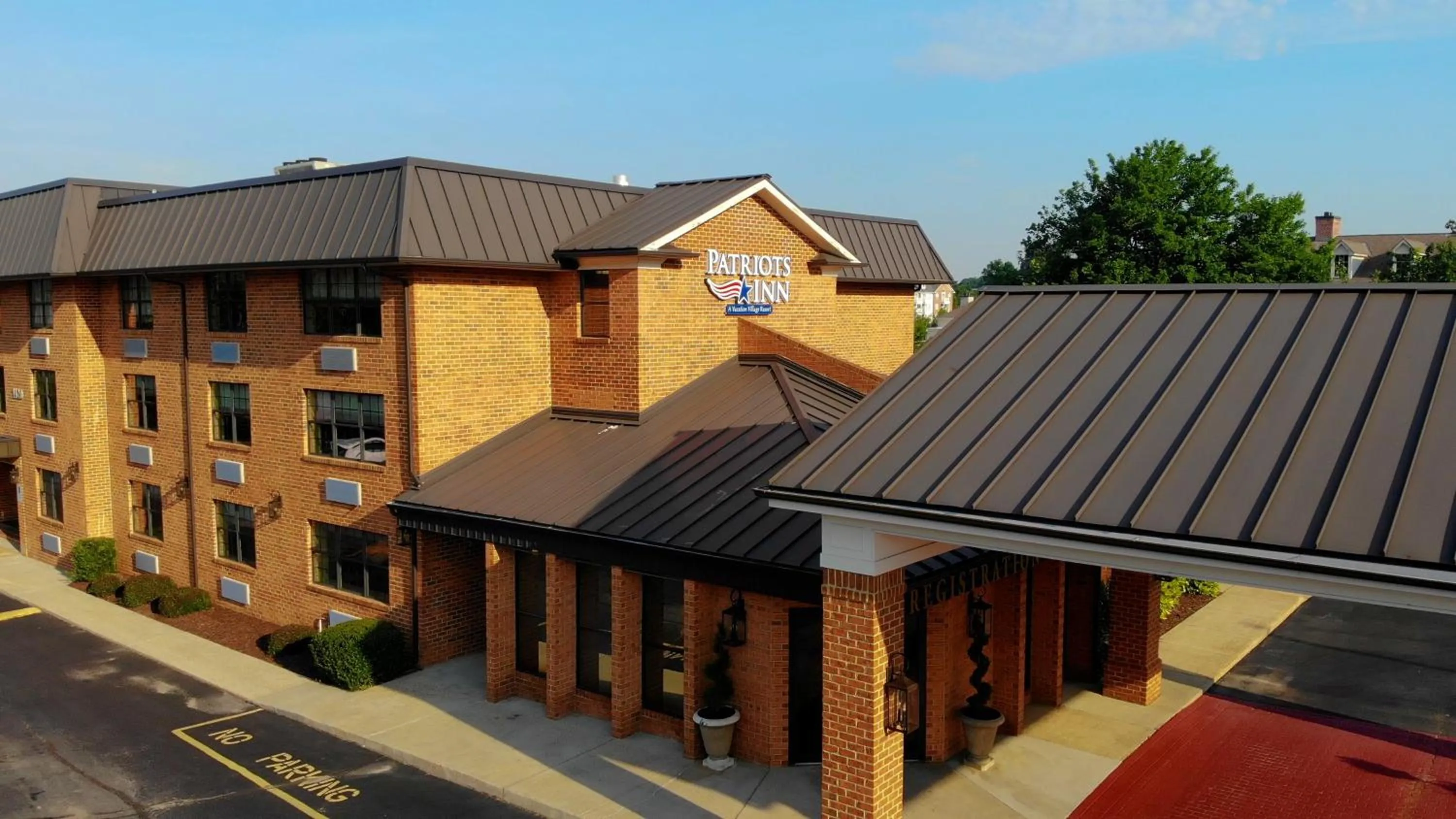 Property building in Patriots Inn