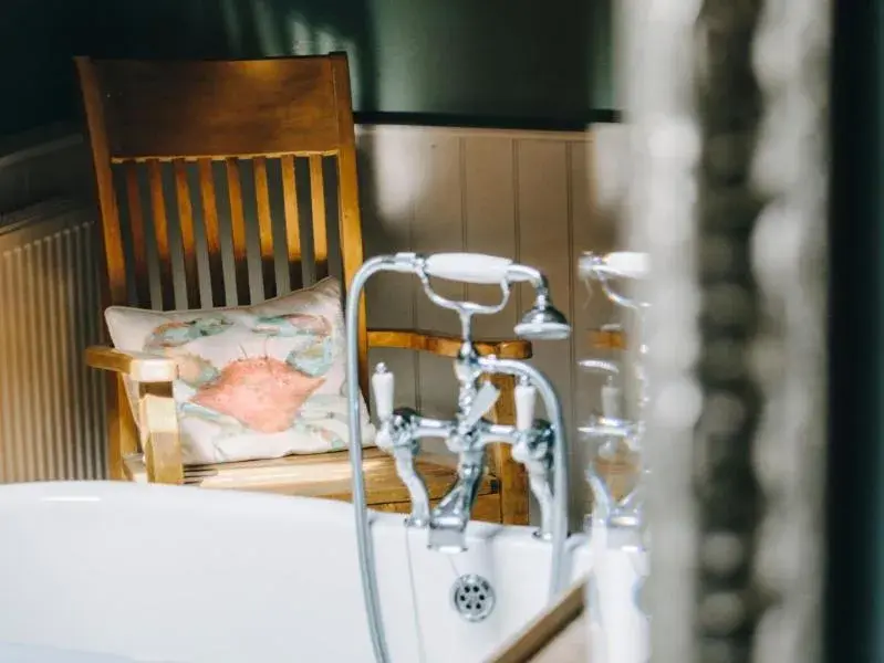 King Room in The Gin Trap Inn King Room in The Gin Trap Inn