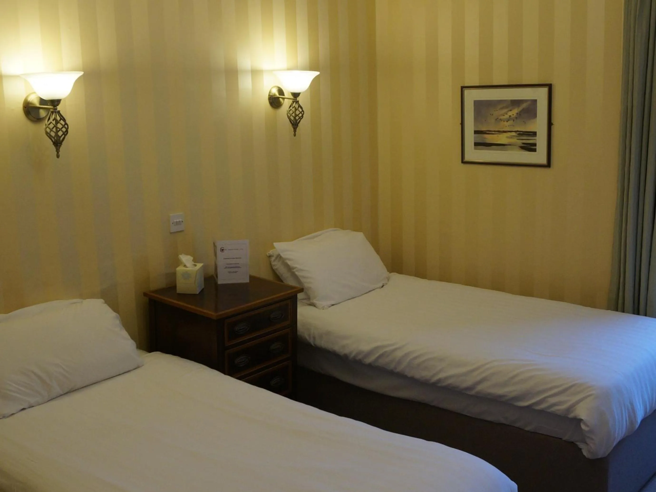 Bedroom, Bed in The Corner House Hotel