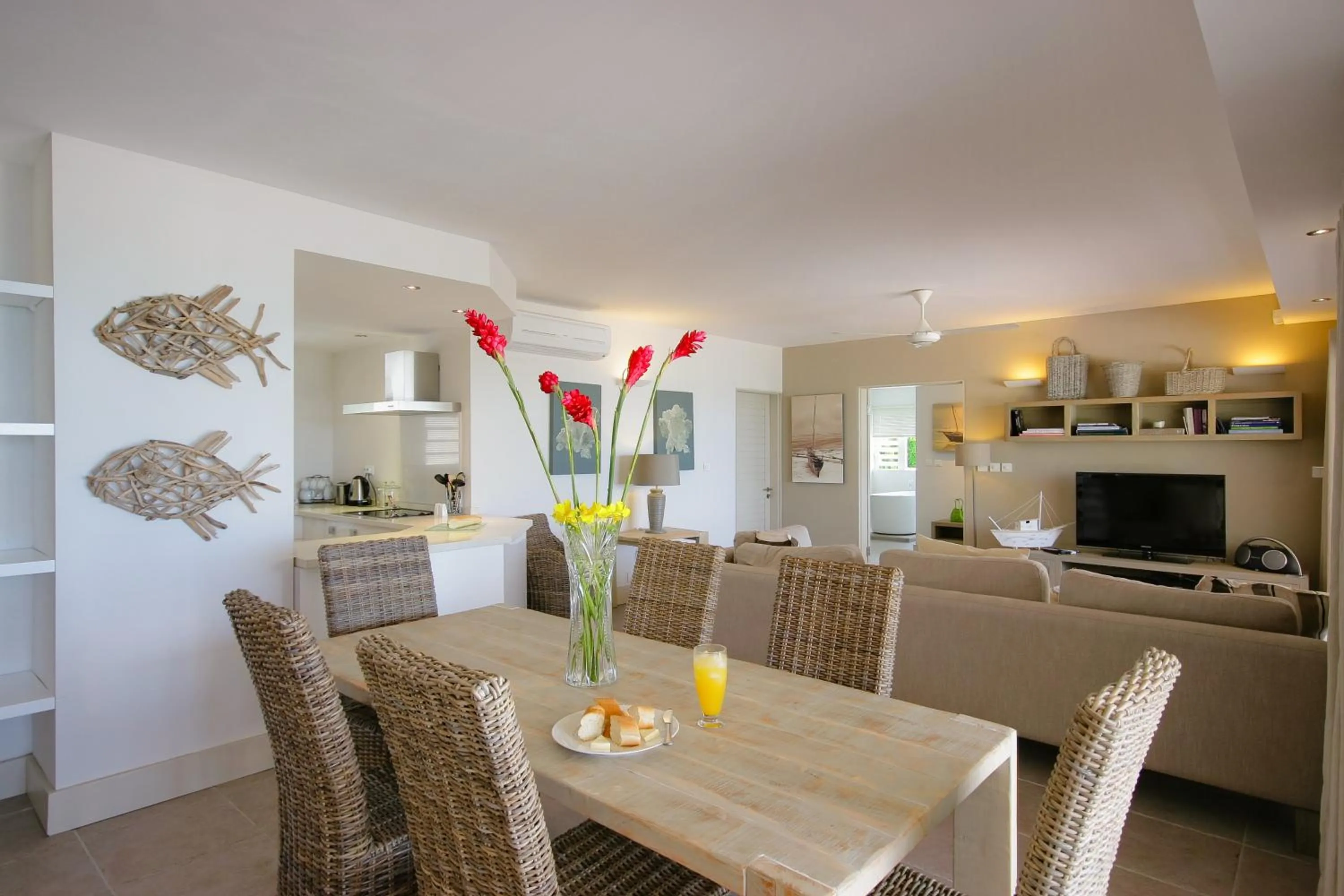 Living room in Cape Point Seafront by LOV Mauritius