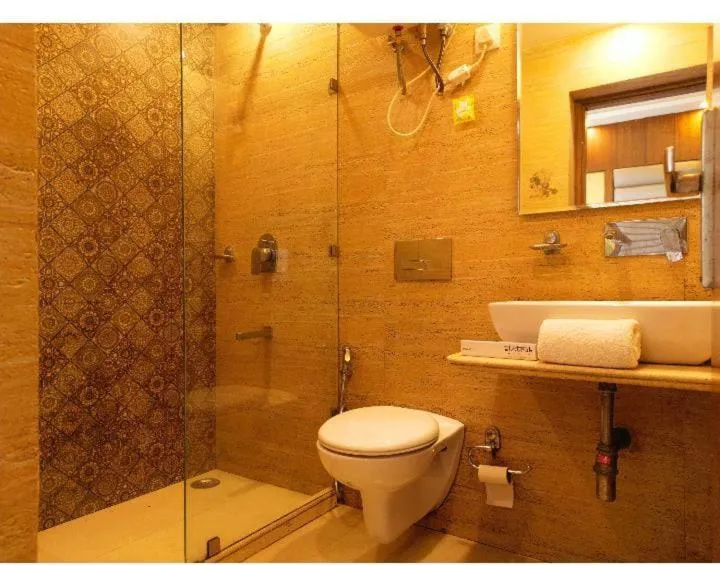 Bathroom in Hotel The Pine Villa