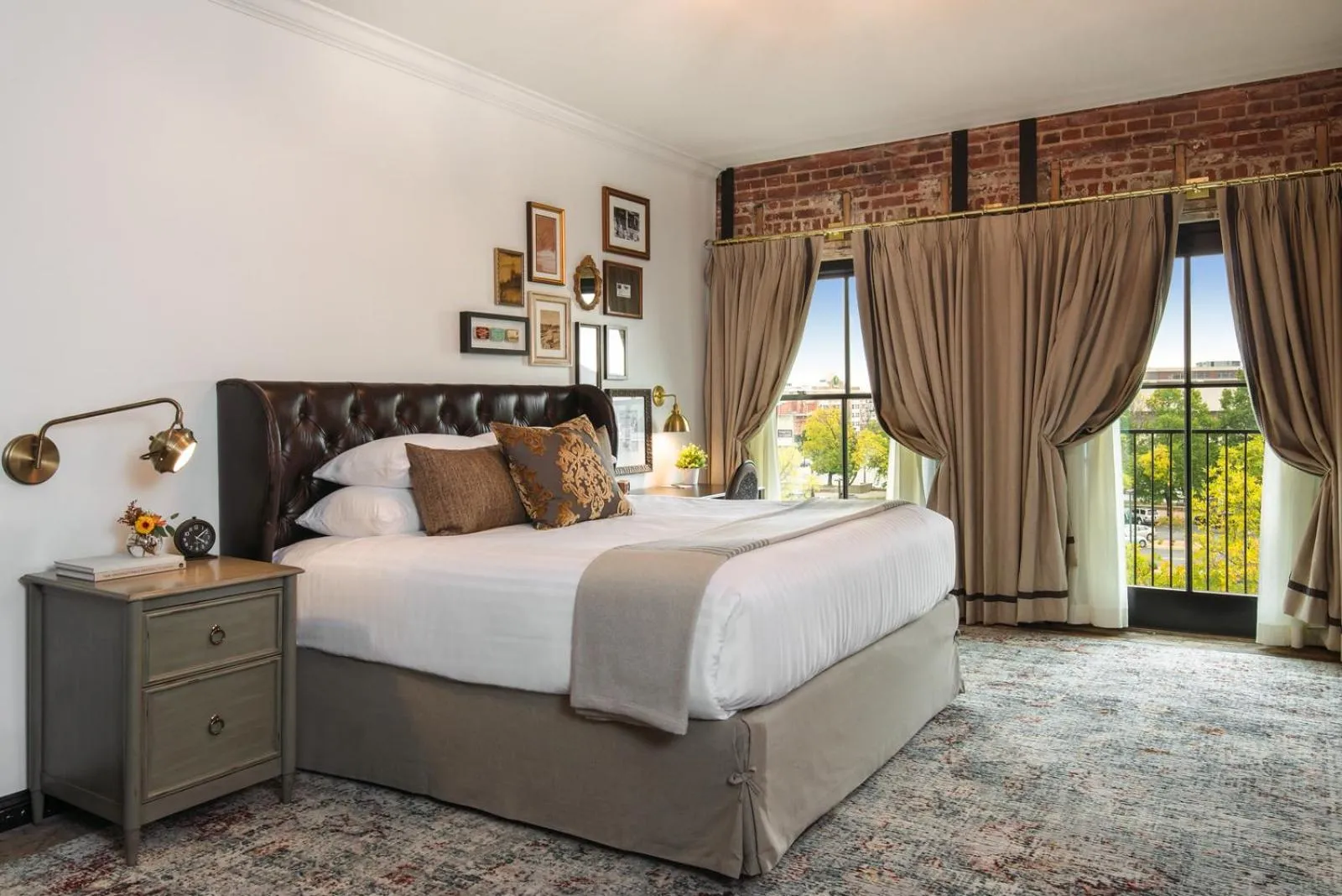 Bed in The Charmant Hotel