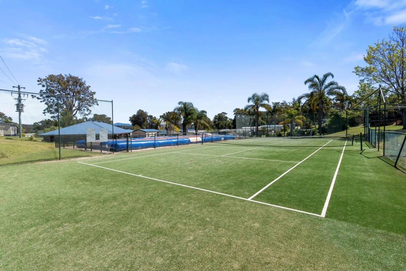Tennis court in Ingenia Holidays Bermagui