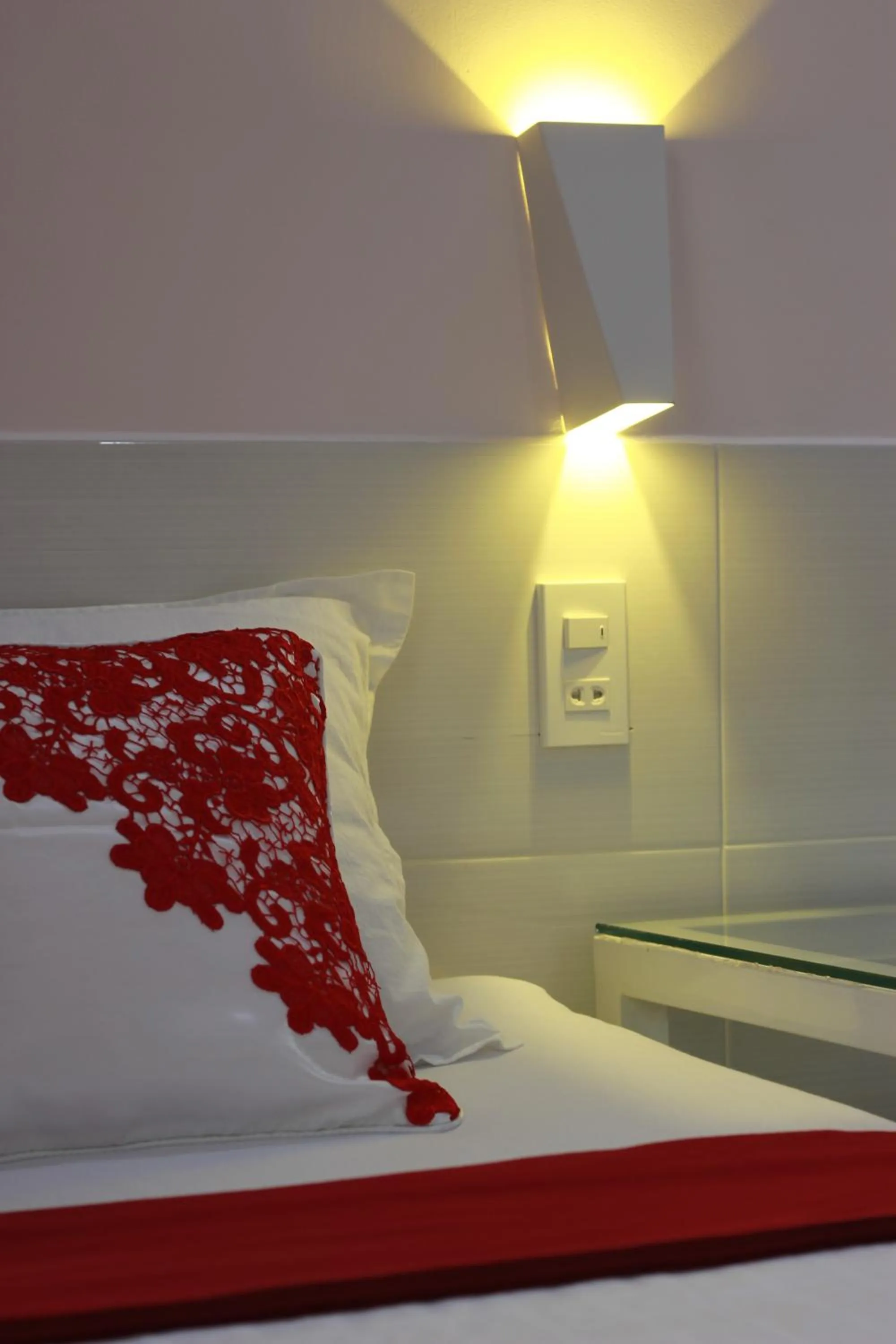 Bed in QUANG SAIGON Hotel- 40-7 Bùi Viện-Walking street