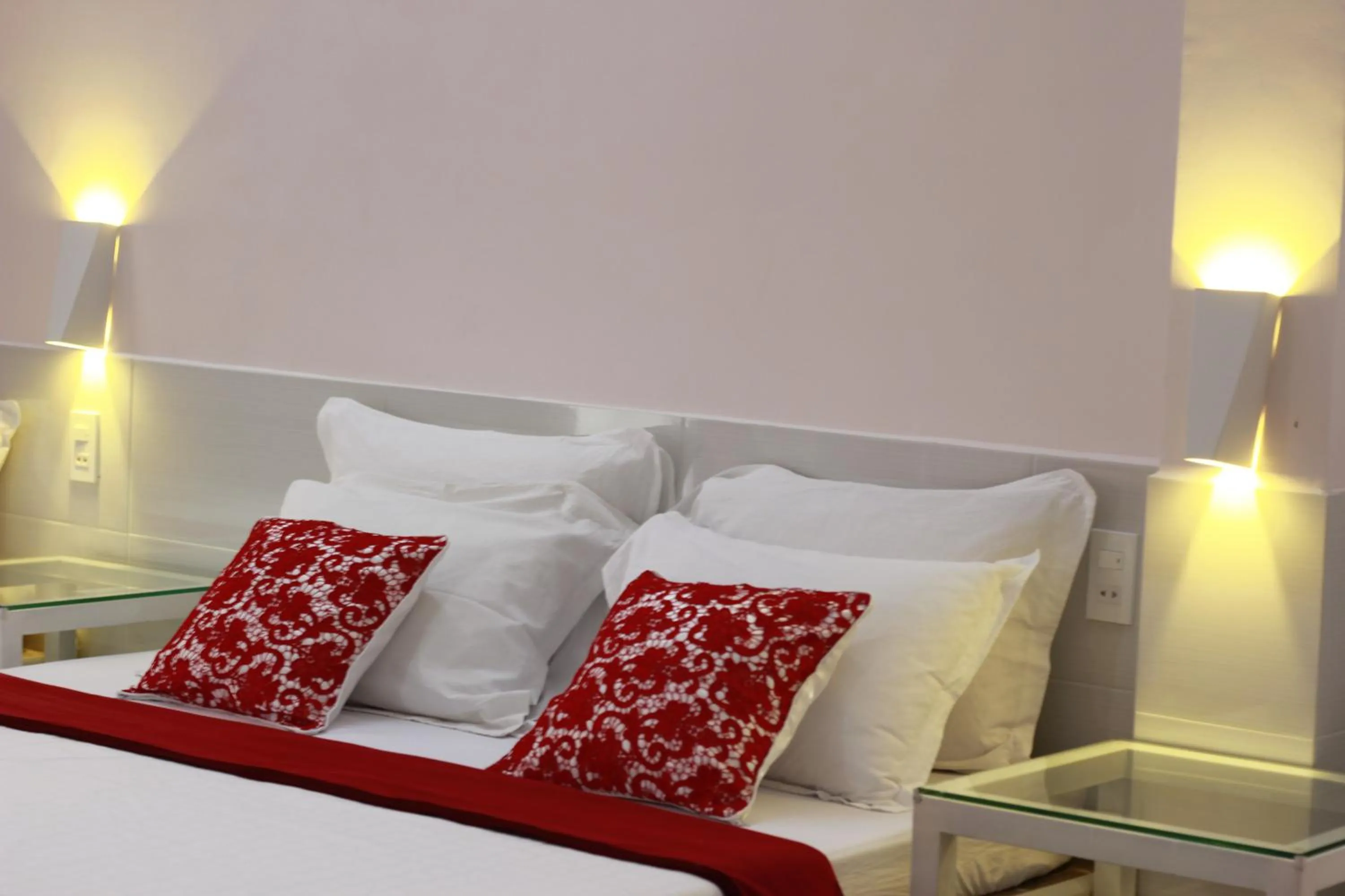 Bed in QUANG SAIGON Hotel- 40-7 Bùi Viện-Walking street