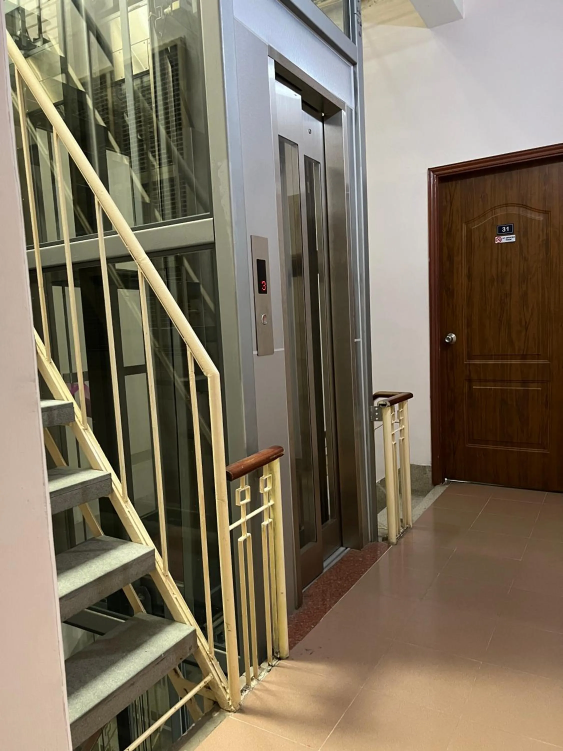 QUANG SAIGON Hotel- 40-7 Bùi Viện-Walking street