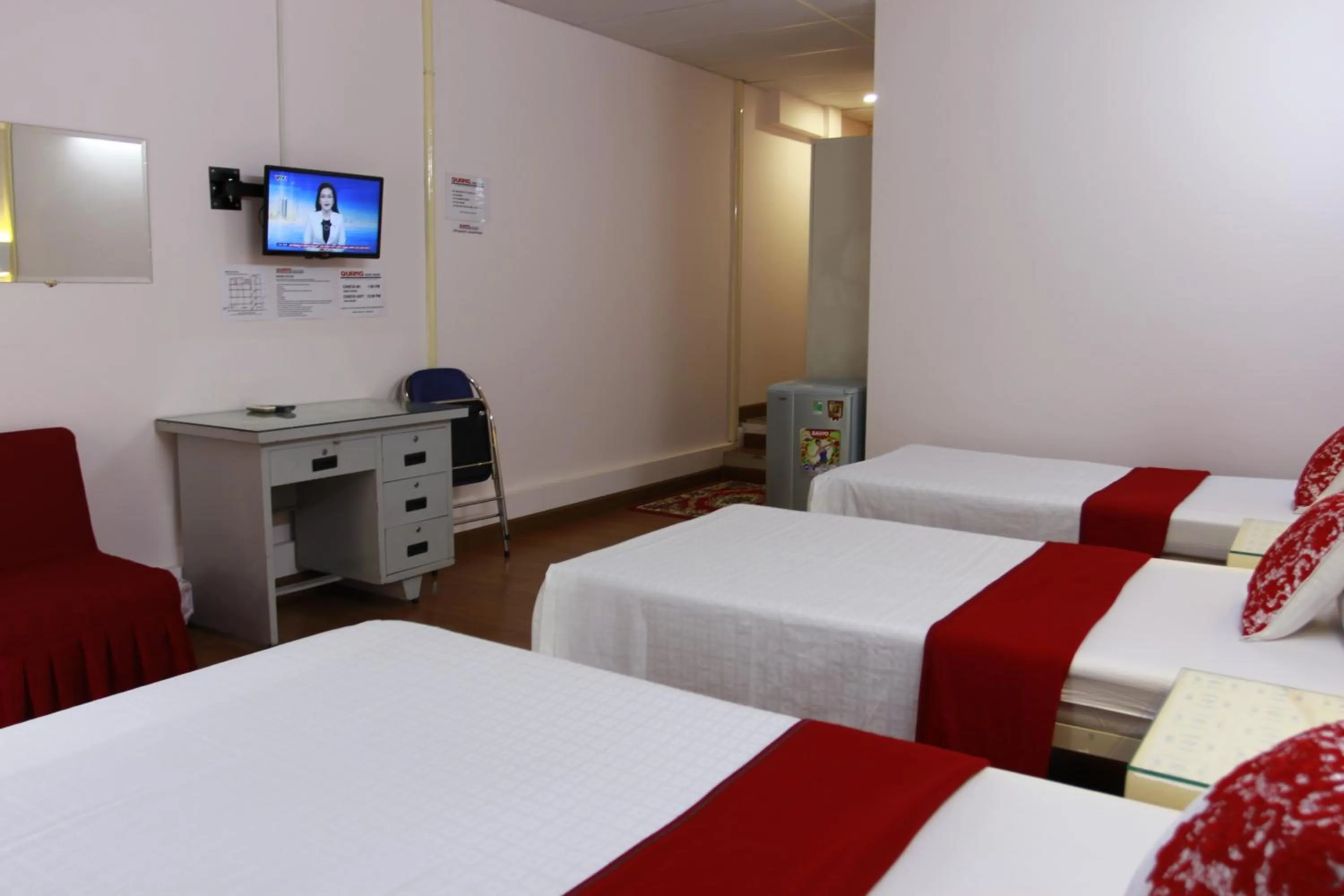 Bed in QUANG SAIGON Hotel- 40-7 Bùi Viện-Walking street