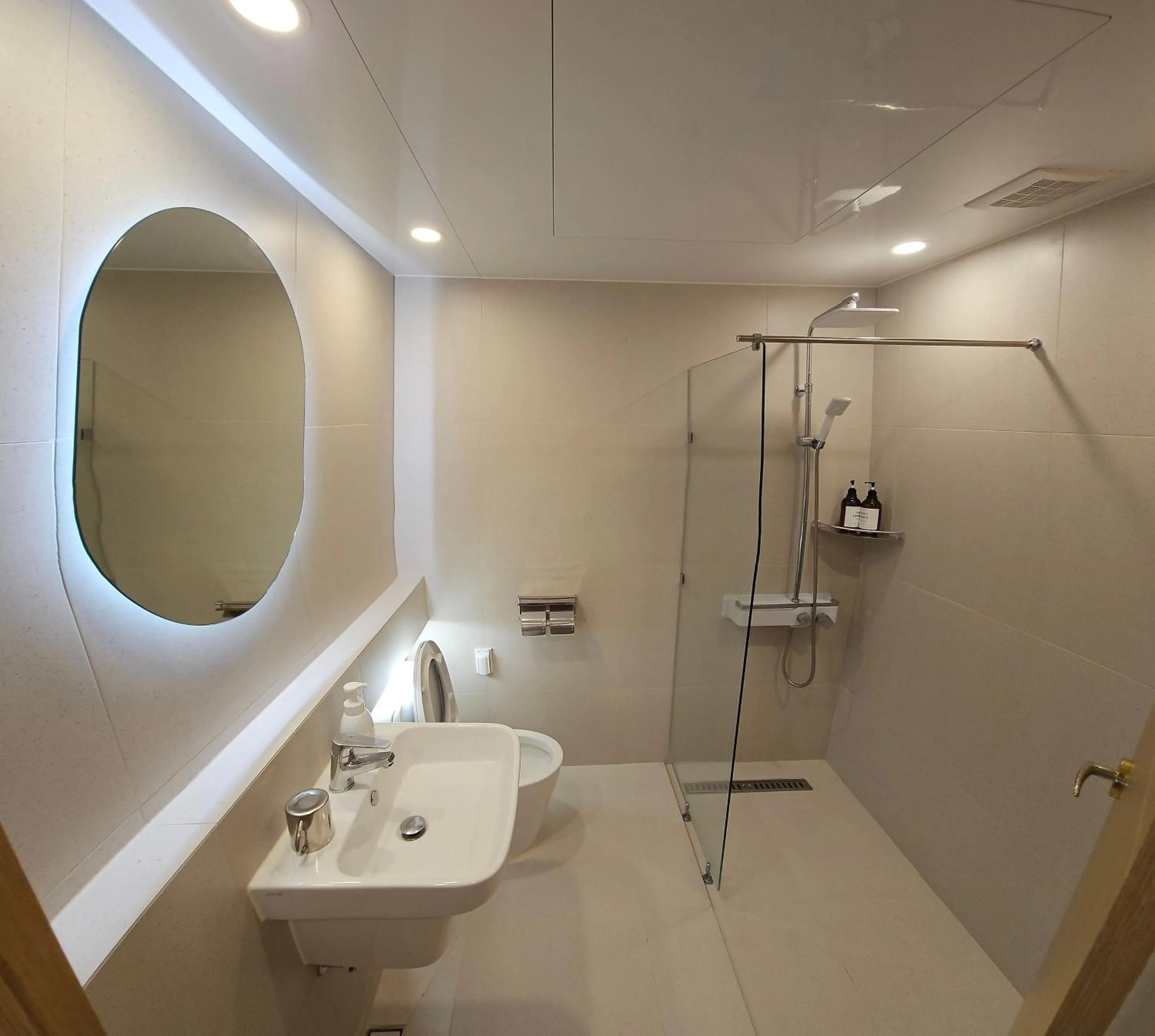 Tongyeong Bay Condo Hotel