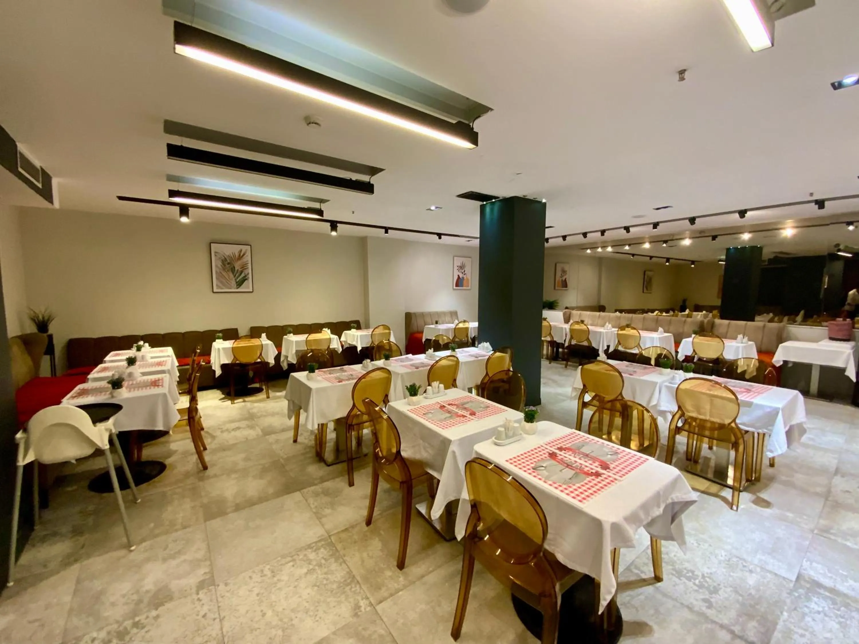 Restaurant/places to eat in The Biancho Hotel Pera