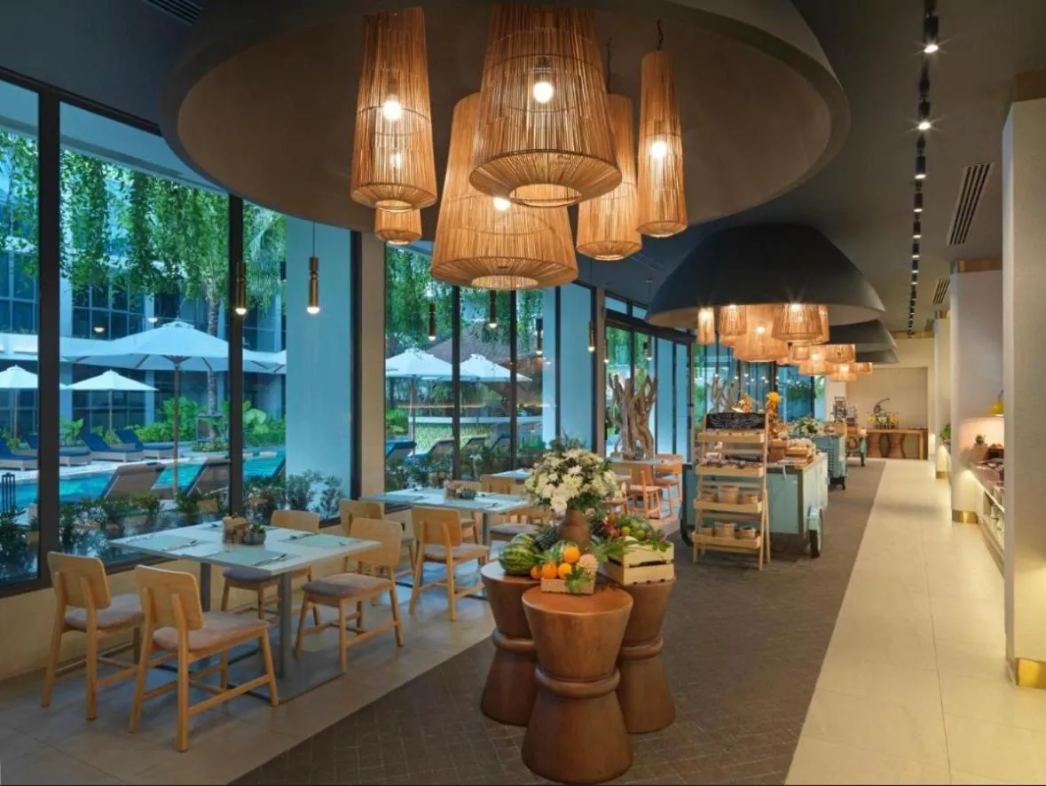 Restaurant/places to eat in La Green hotel and residence