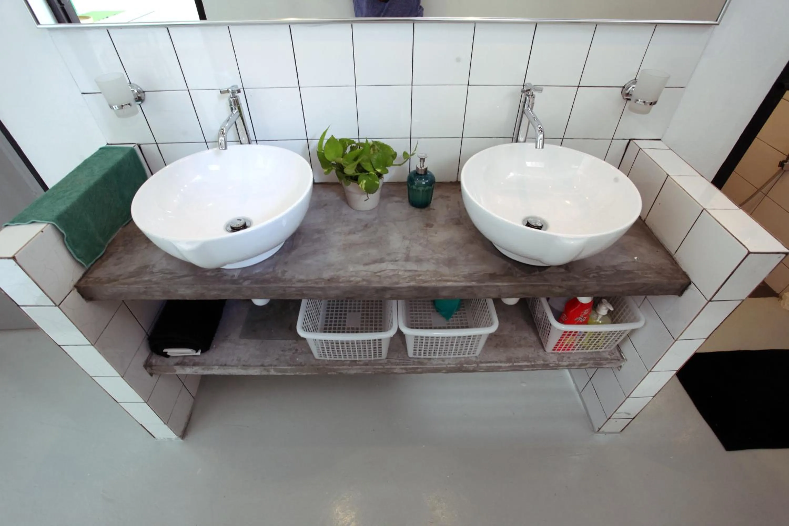 Day in Stay SongSong Mount Erskine