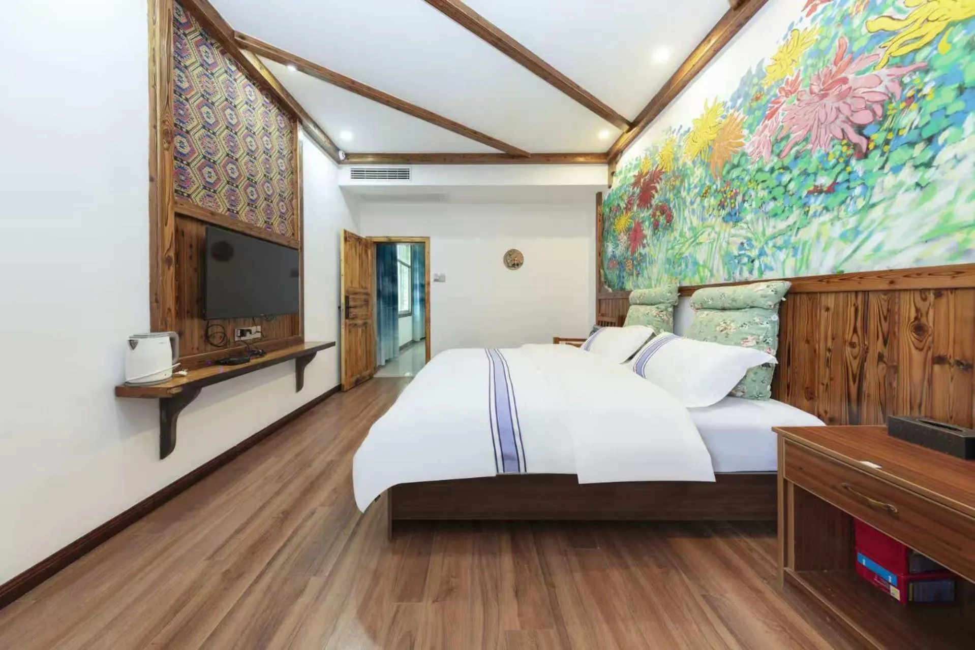 Bedroom, Bed in Hotel California Zhangjiajie