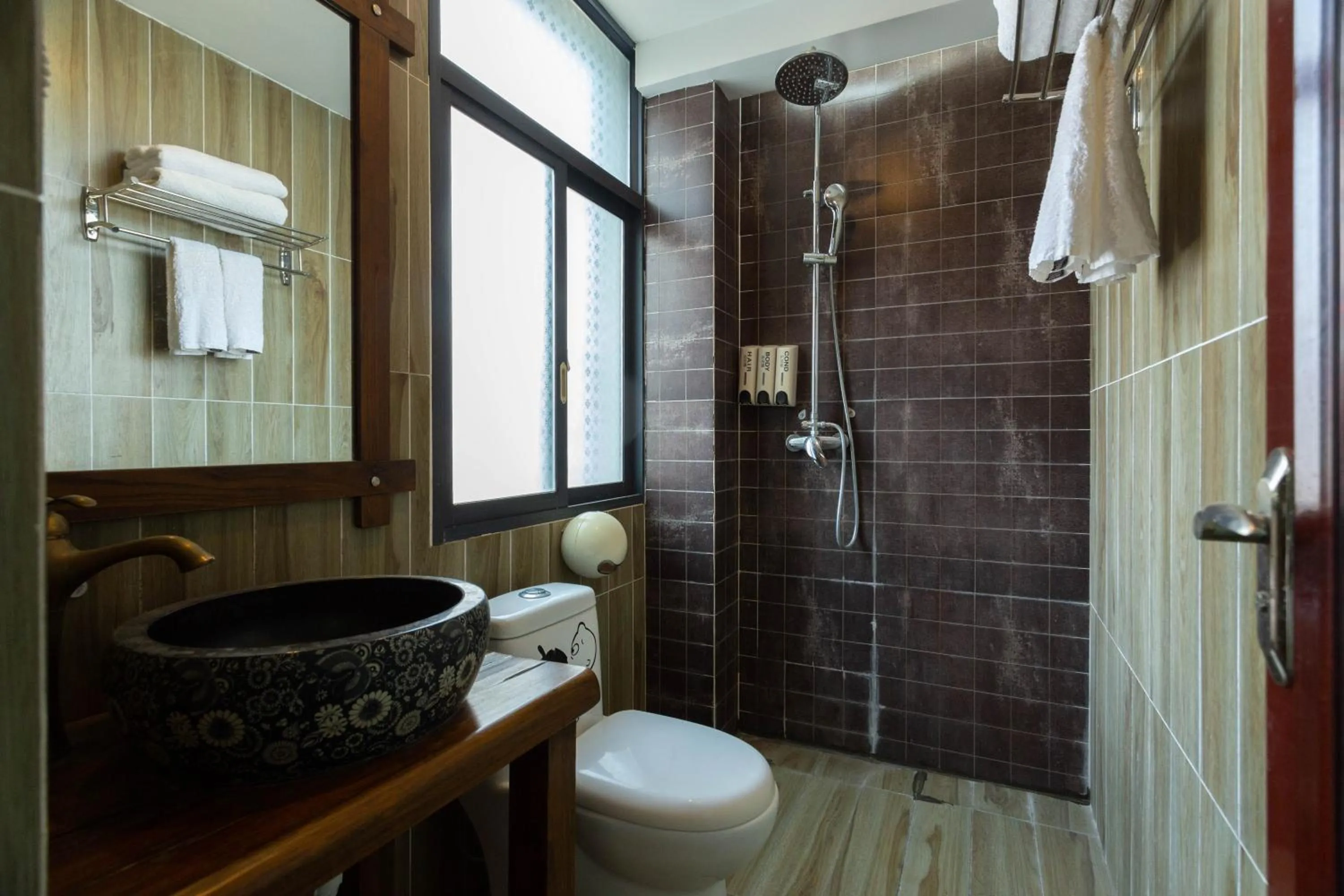 Toilet in Hotel California Zhangjiajie