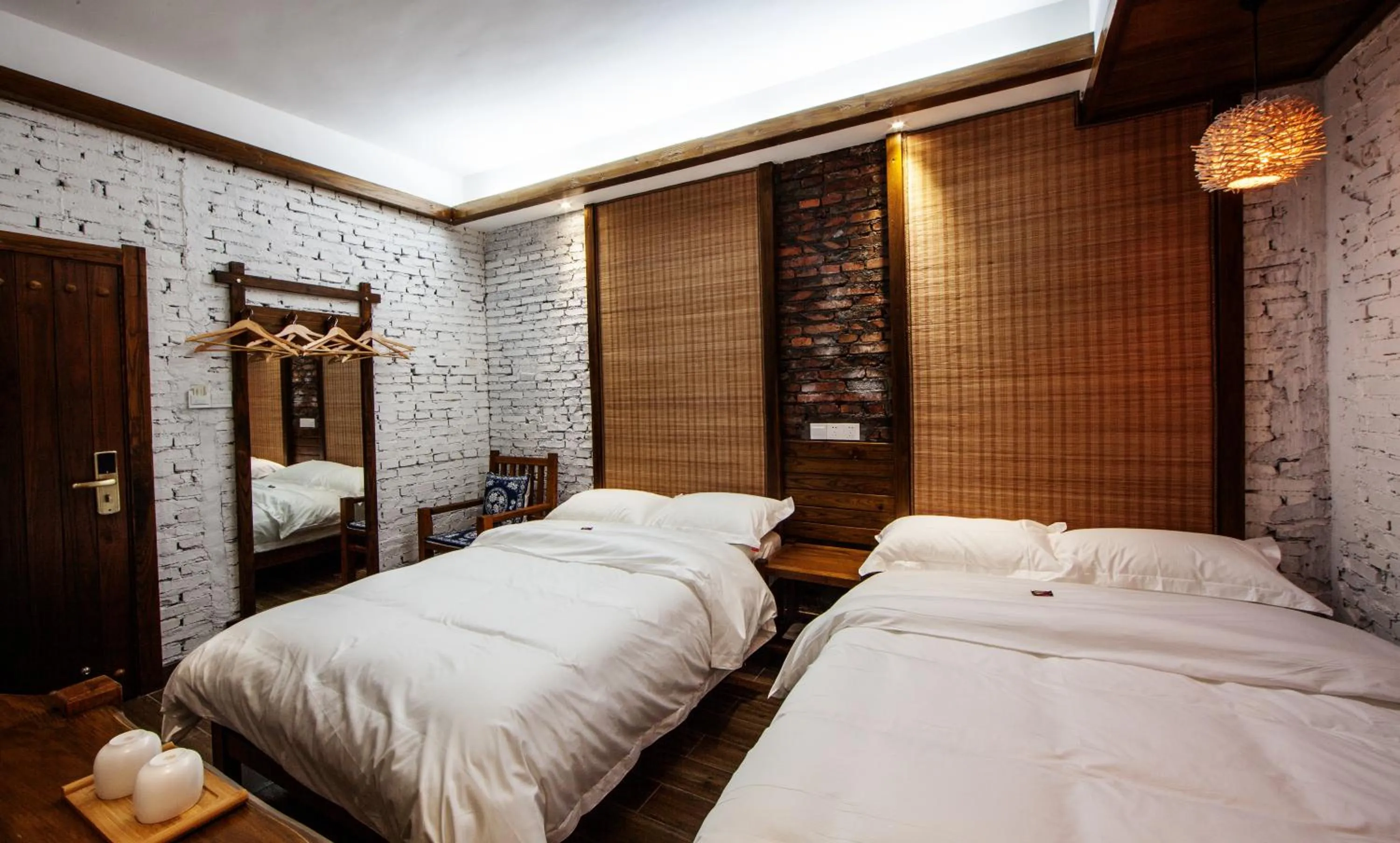 Photo of the whole room, Bed in Hotel California Zhangjiajie