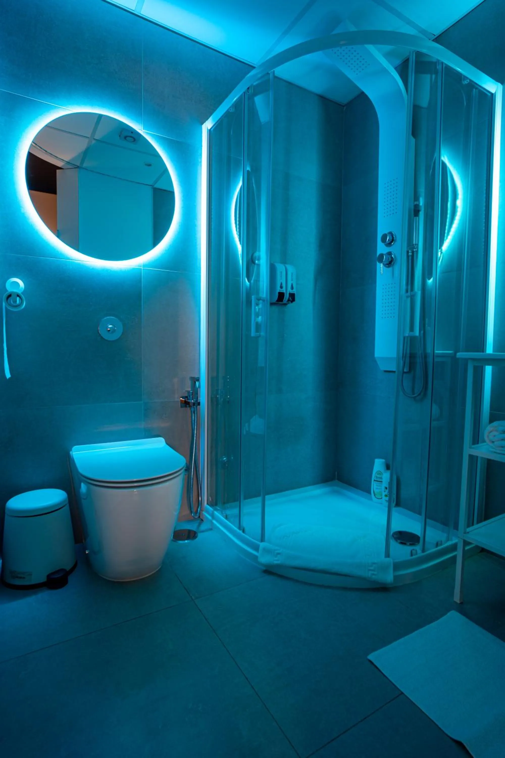 Shower in Skyhouse Beverello