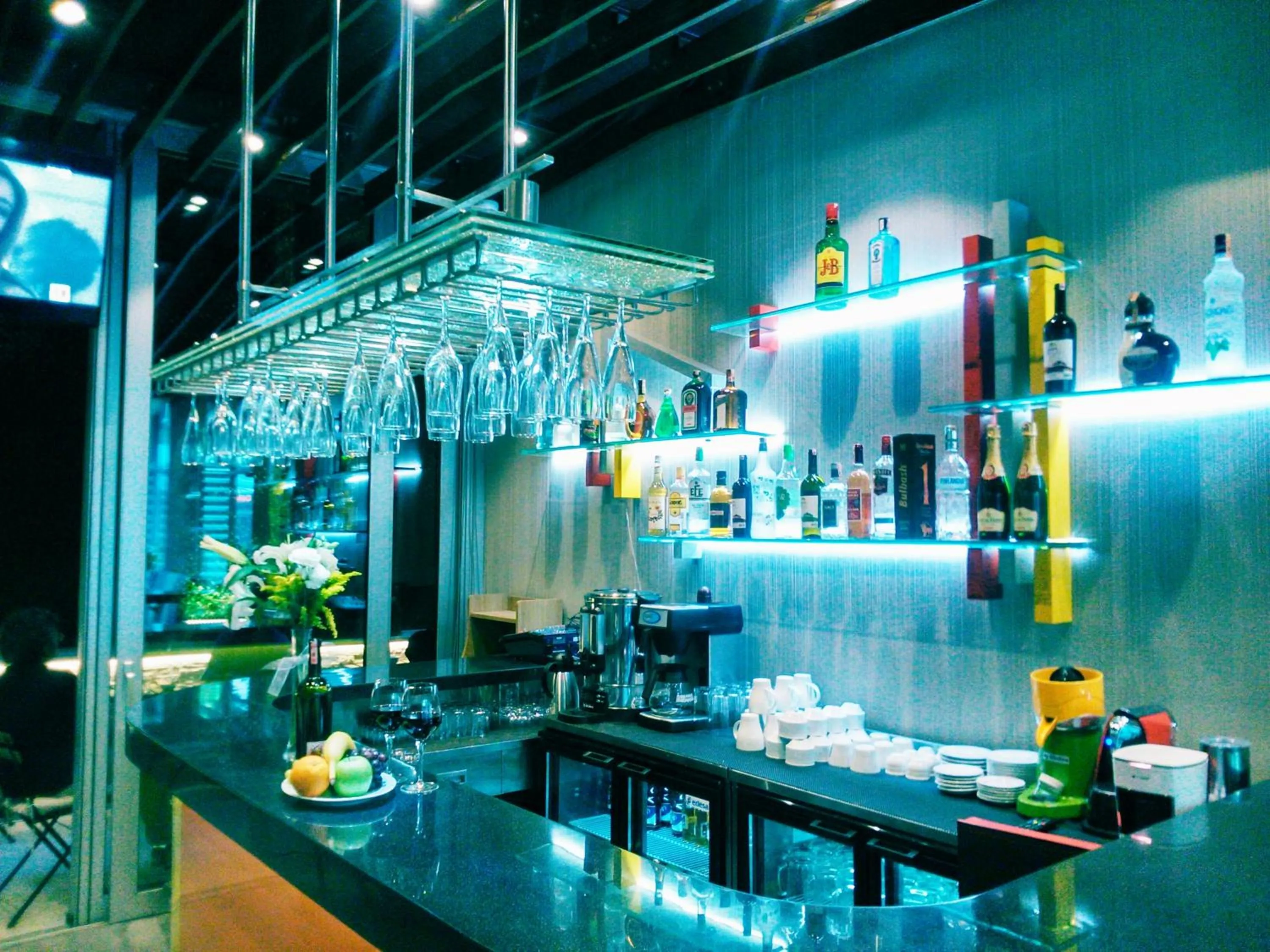 Lounge or bar in All Inn Hotel