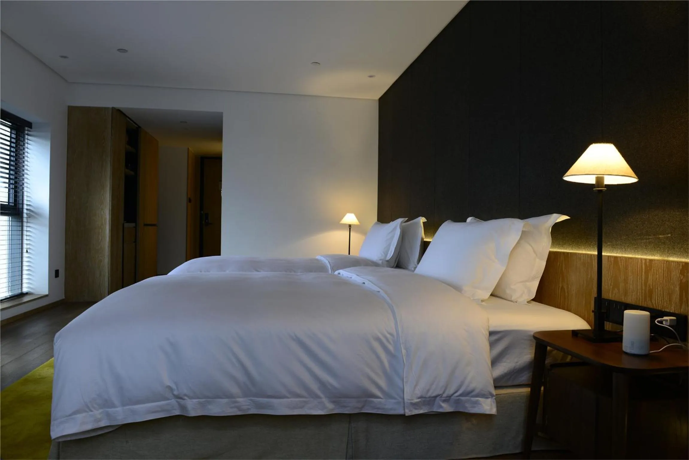 Photo of the whole room, Bed in David's Deer Hotel