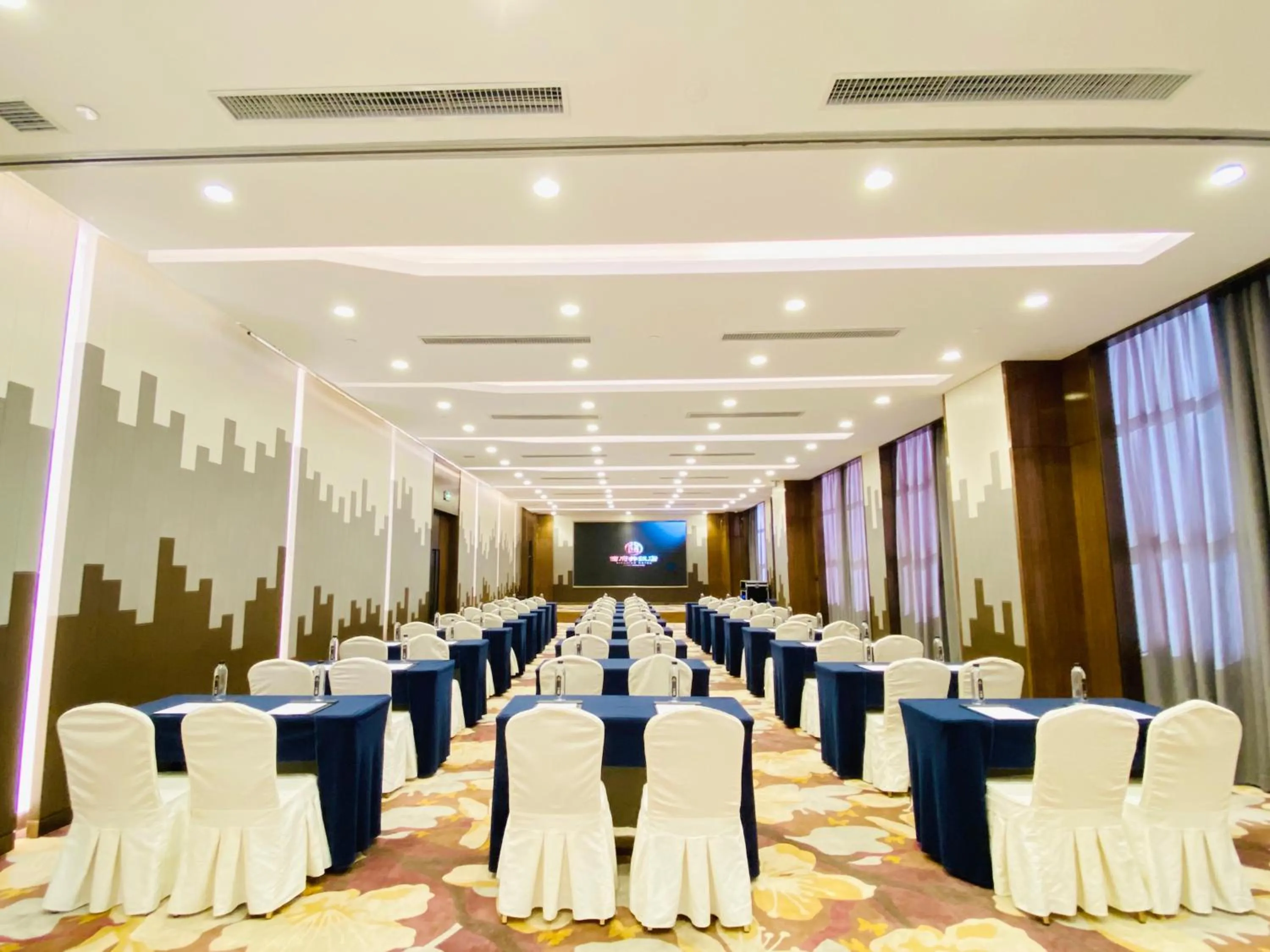Meeting/conference room in Yinchuan Xifujing Hotel