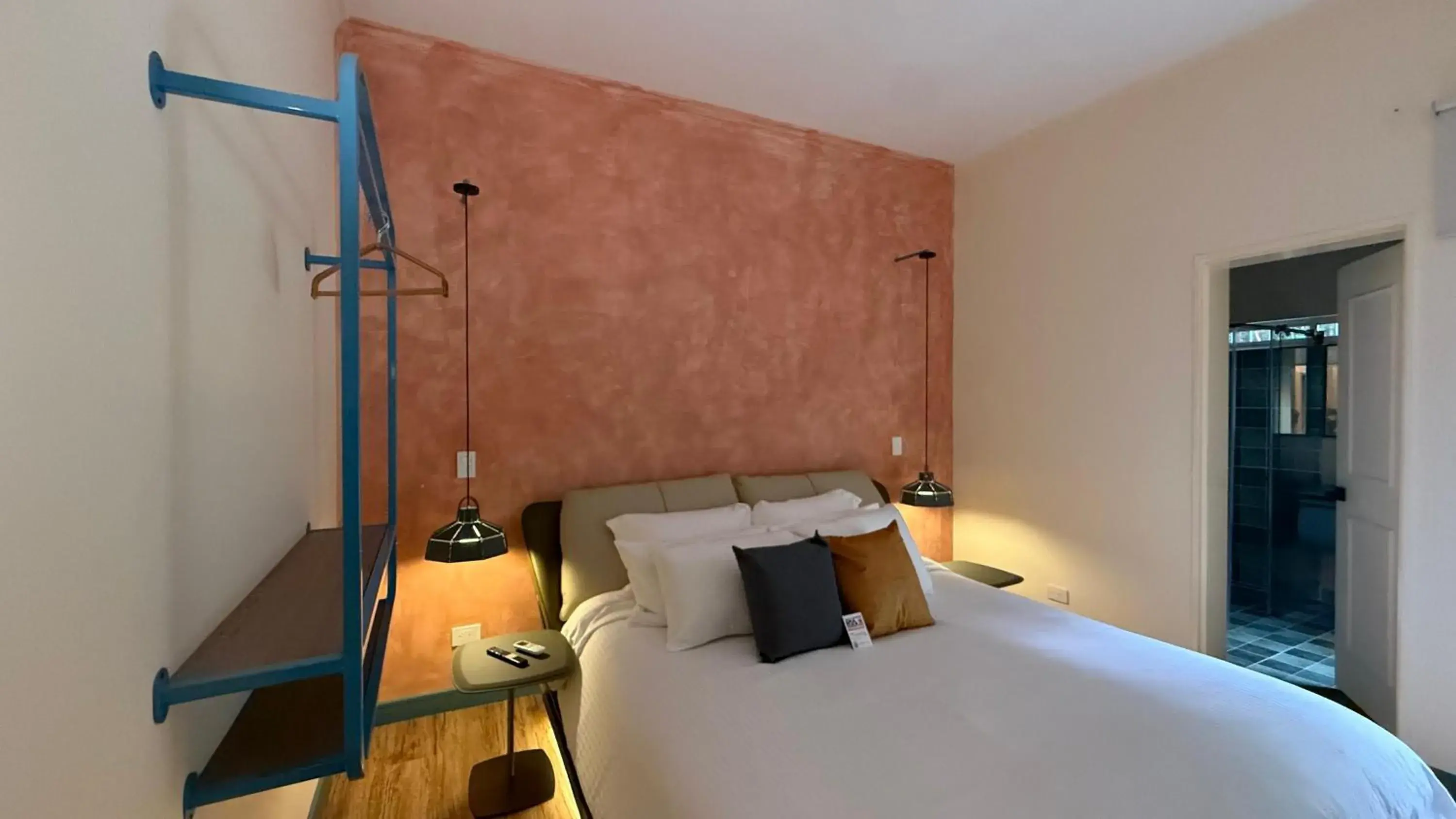 Deluxe Double Room in Autenthico Provenza Home Medellin Deluxe Double Room in Autenthico Provenza Home Medellin