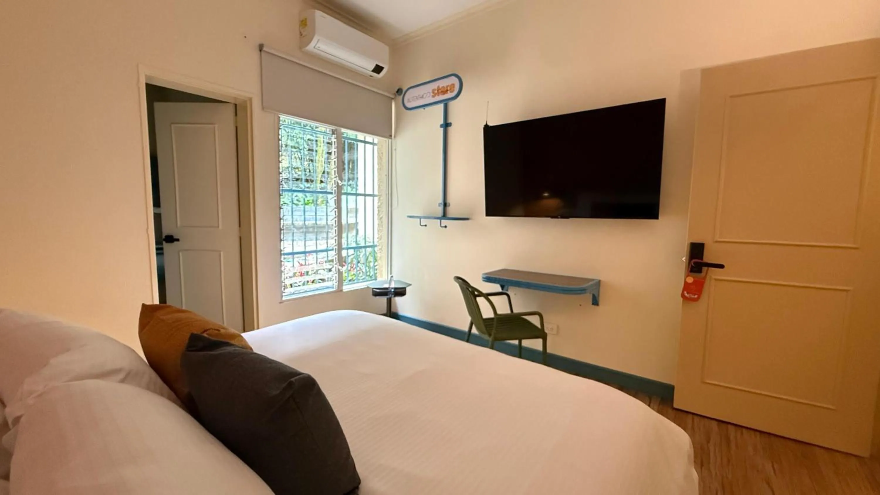 Decorative detail, Bed in Autenthico Provenza Home Medellin