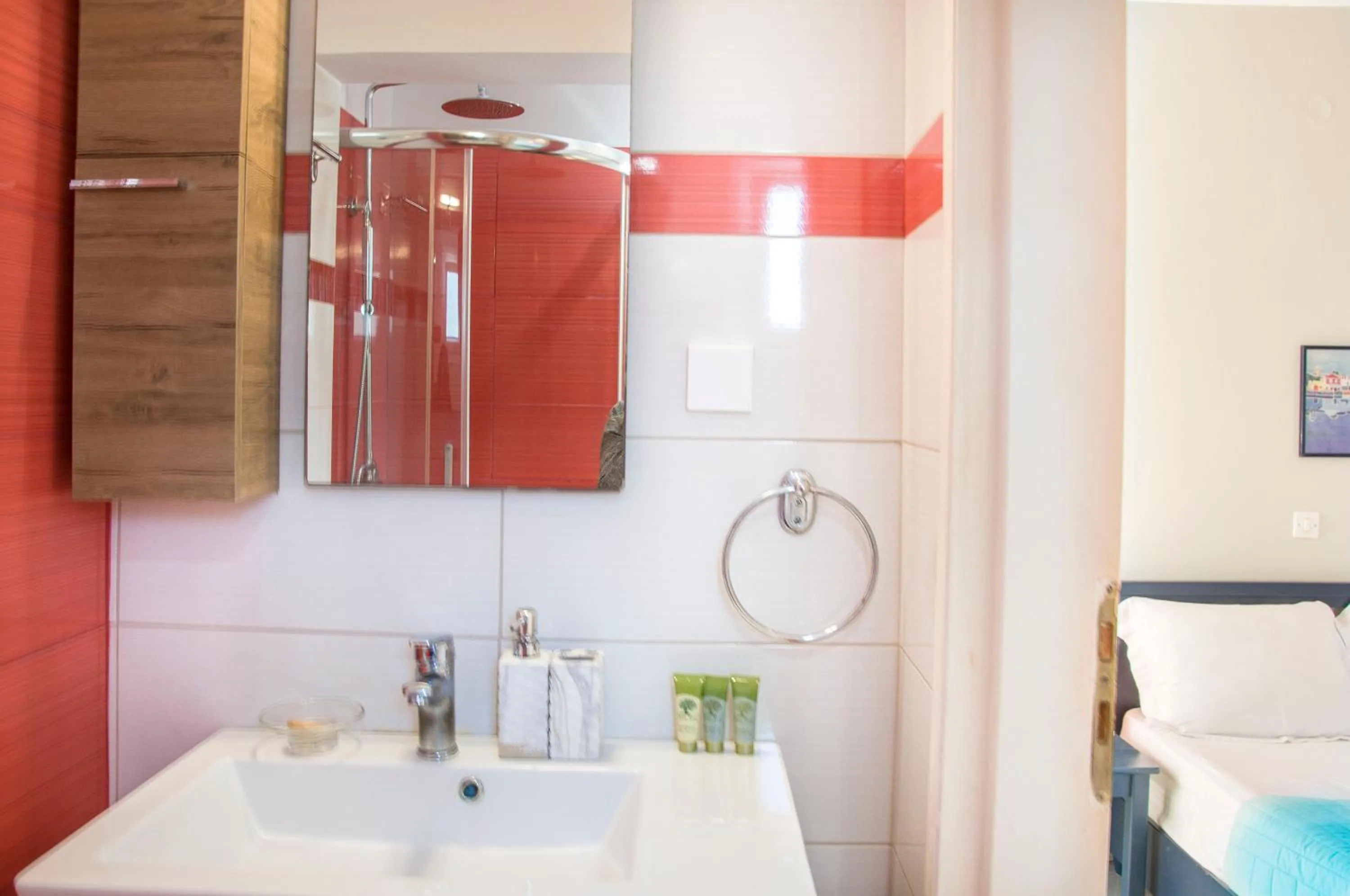 Bathroom, Bed in Christina Rooms