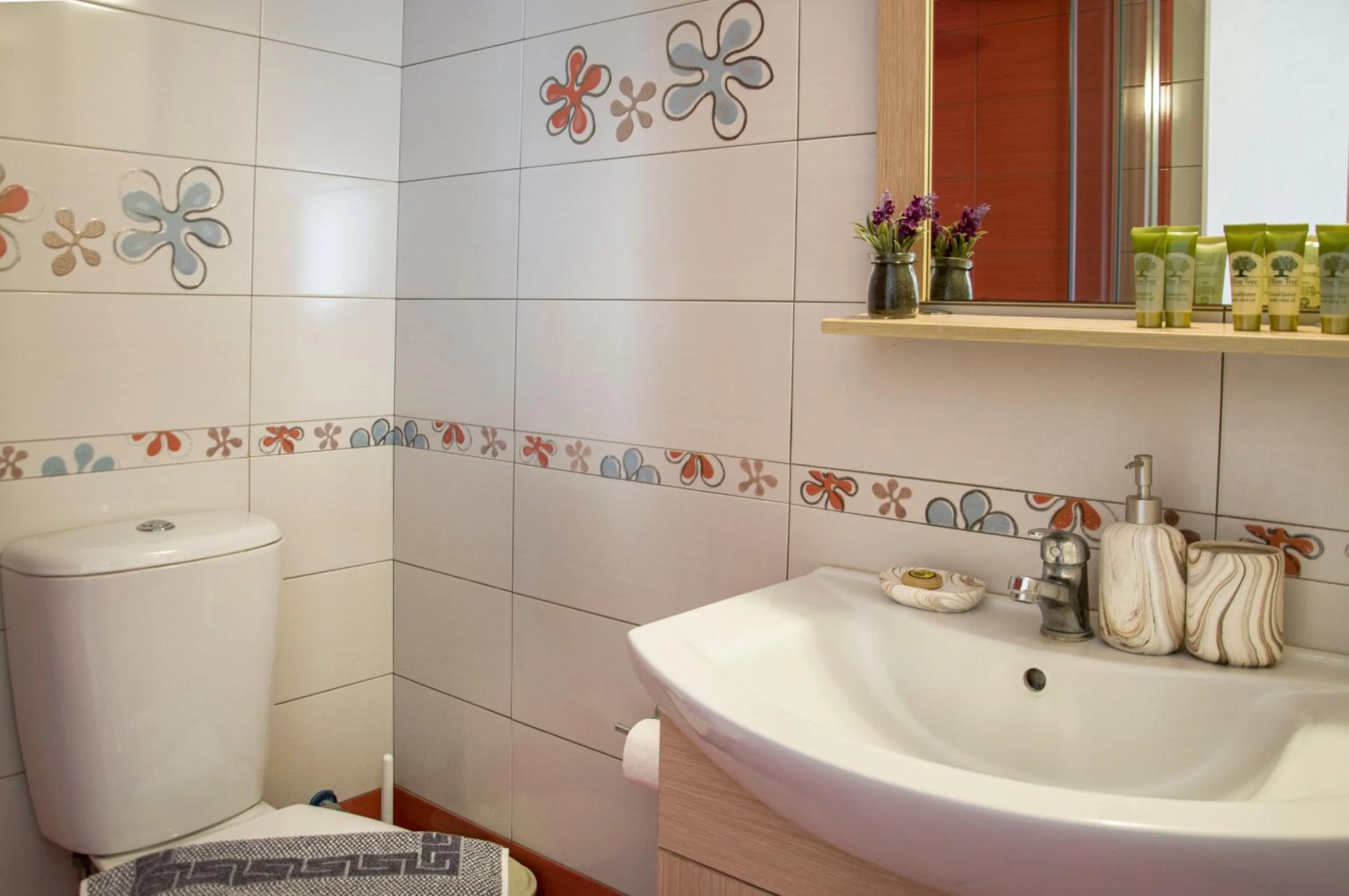 Shower in Christina Rooms