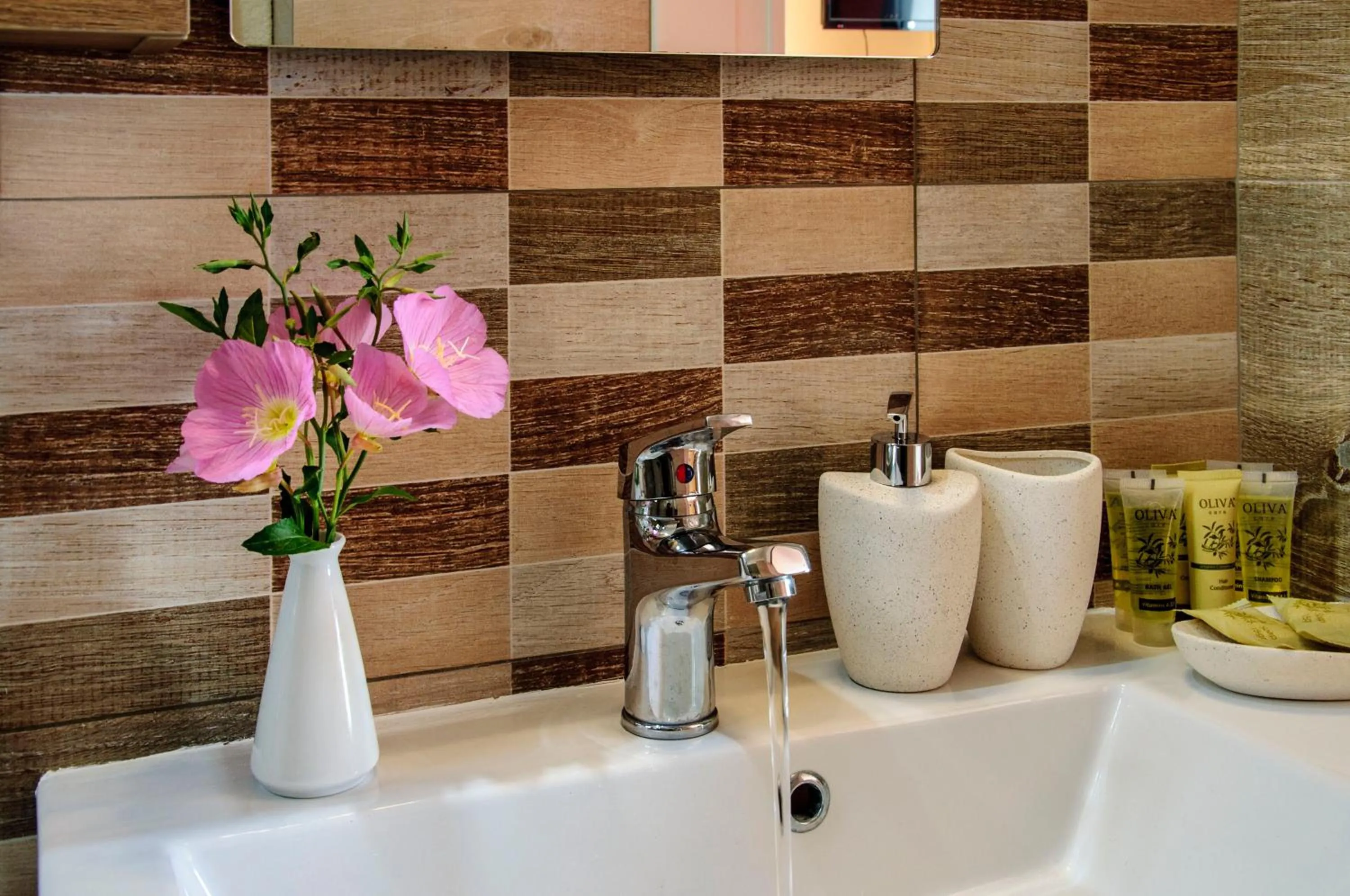 Shower in Christina Rooms