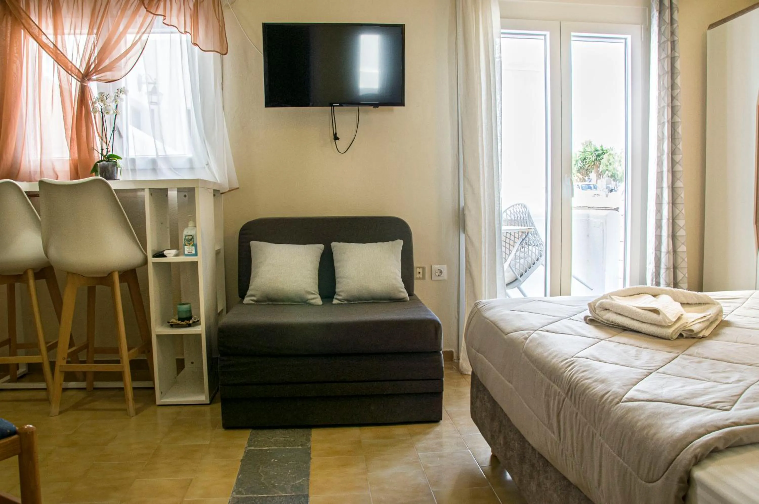 View (from property/room), Bed in Christina Rooms