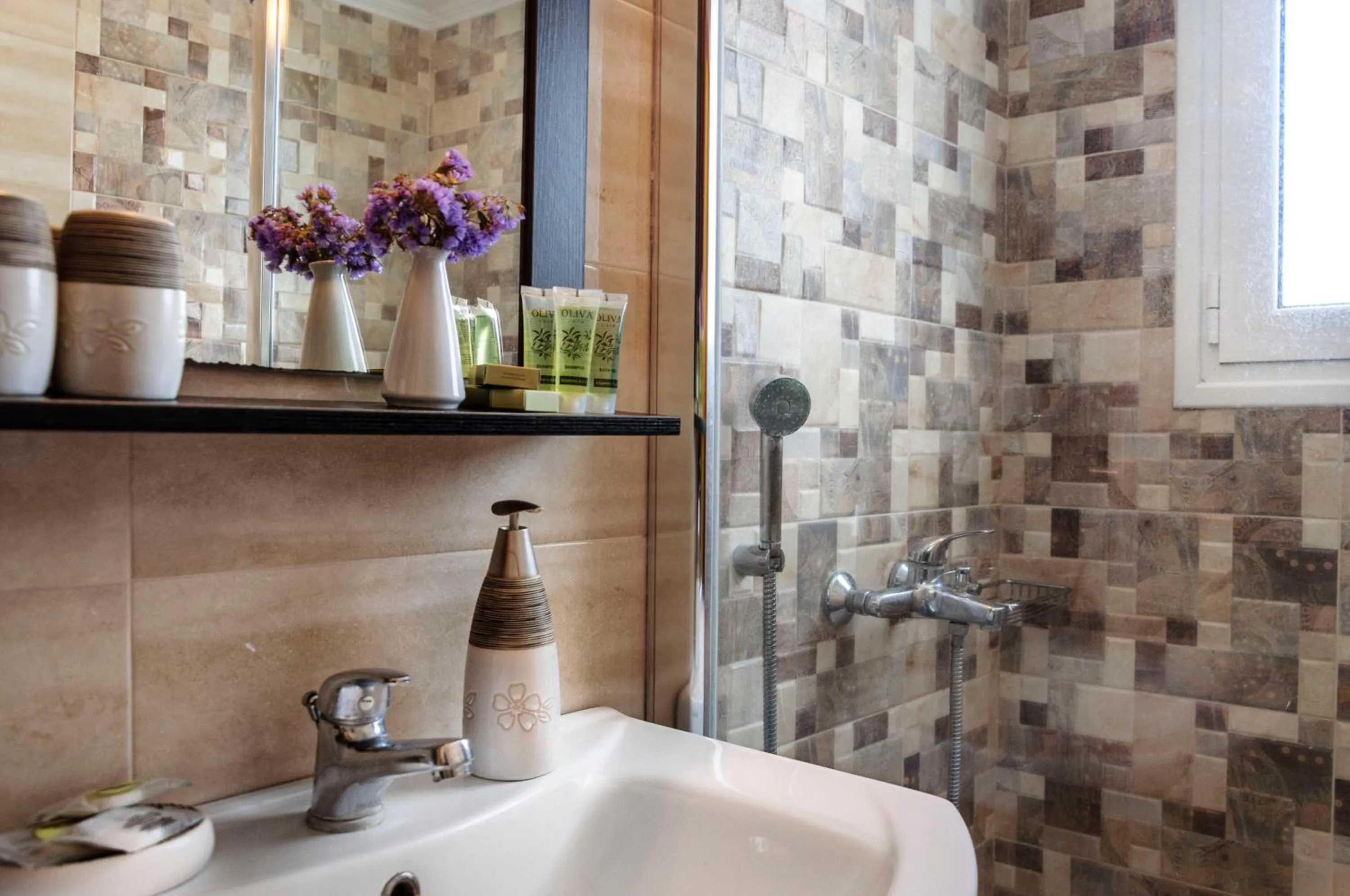 Shower in Christina Rooms