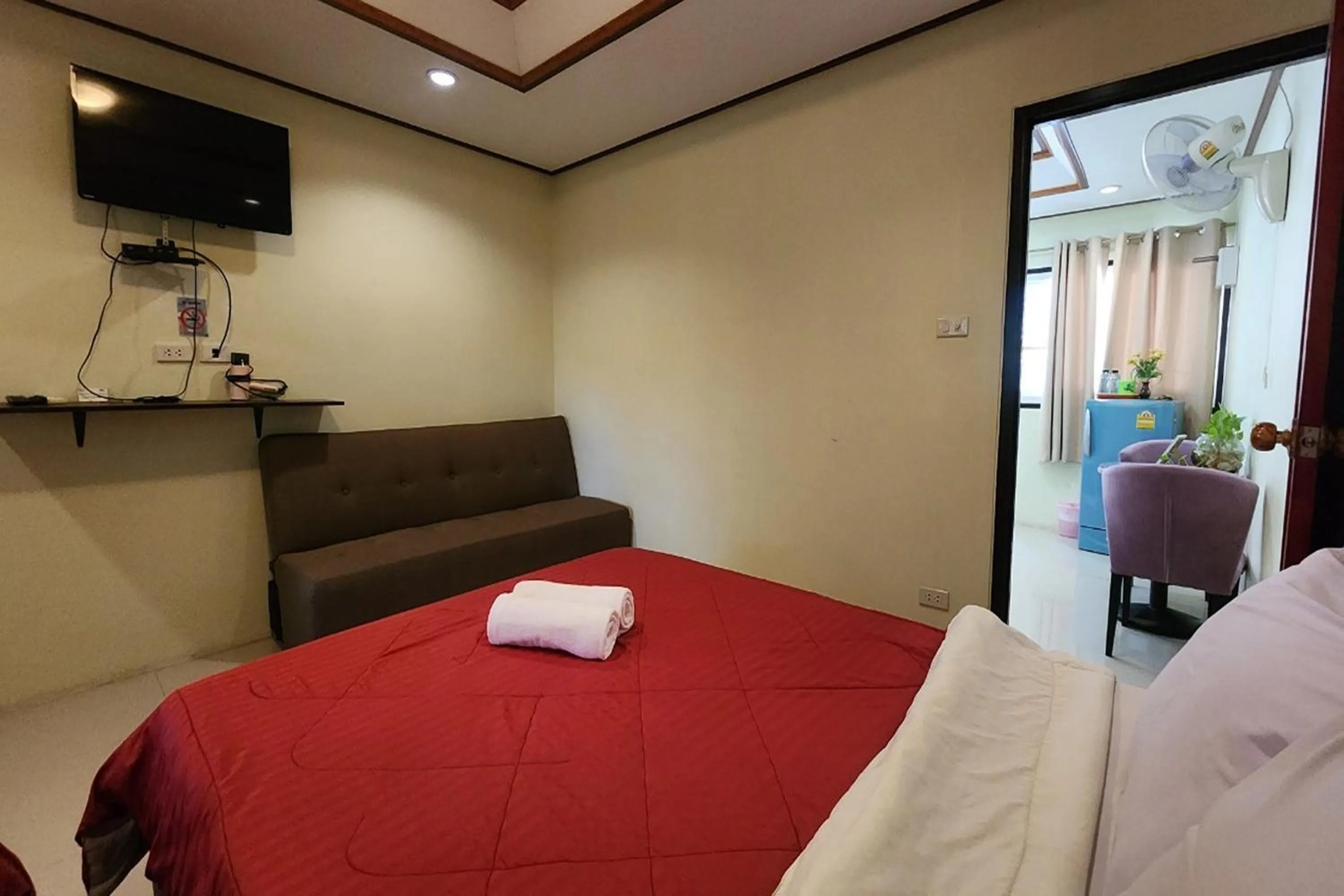 Bed in Ton Hom Pool Party