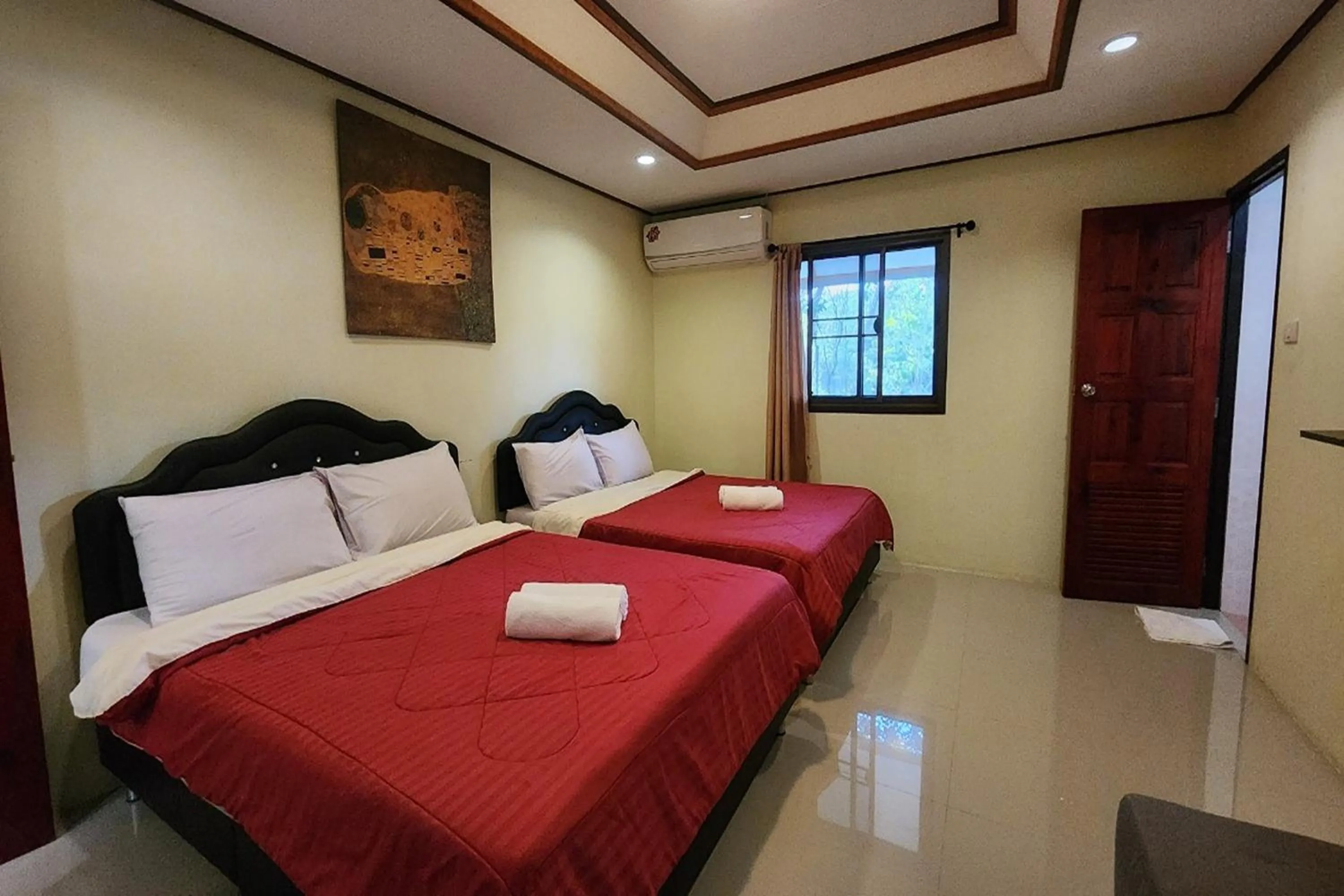 Bed in Ton Hom Pool Party