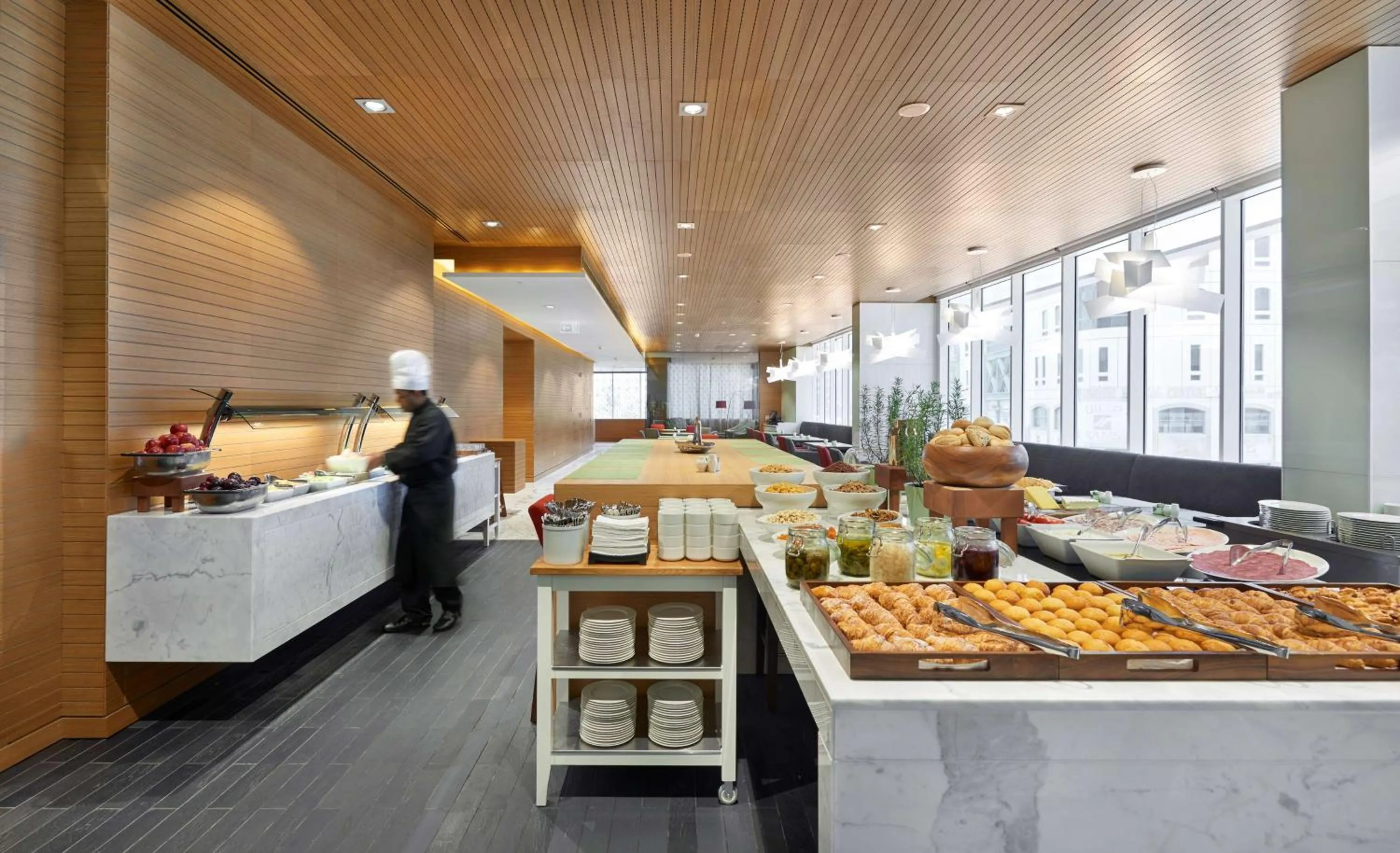 Restaurant/places to eat in Hyatt Place Dubai Baniyas Square