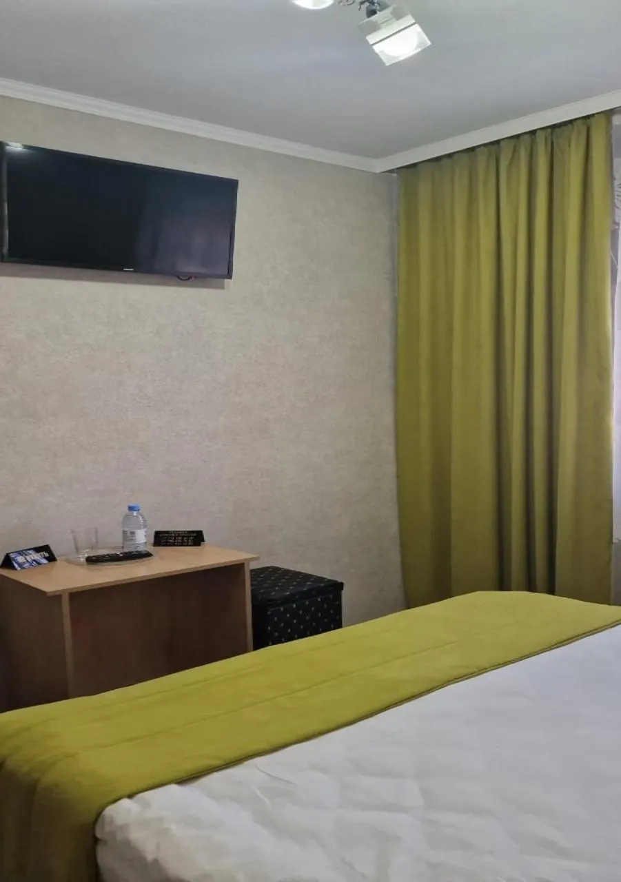 Bedroom, Bed in Hotel Miss Mari