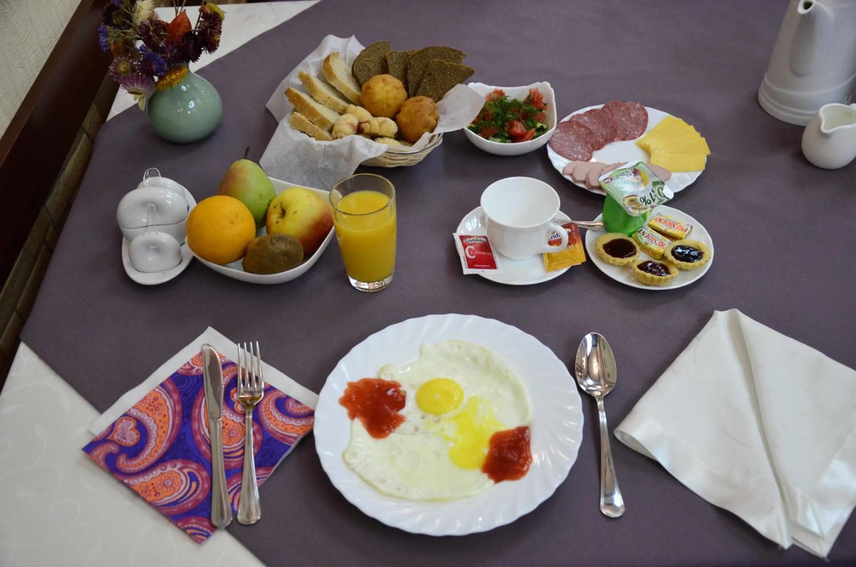 Continental breakfast in Hotel Miss Mari