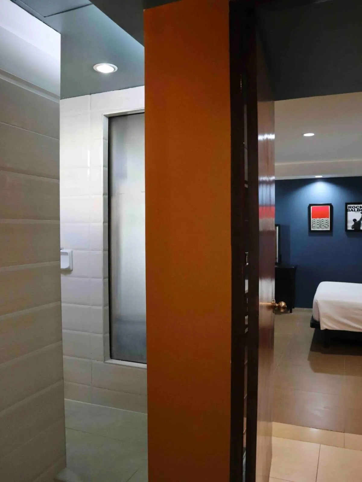 Bed in Soho-Style Loft - City Center with 4BR, Wifi and Gameroom