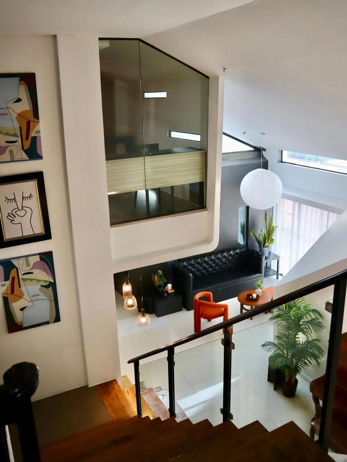 Soho-Style Loft - City Center with 4BR, Wifi and Gameroom