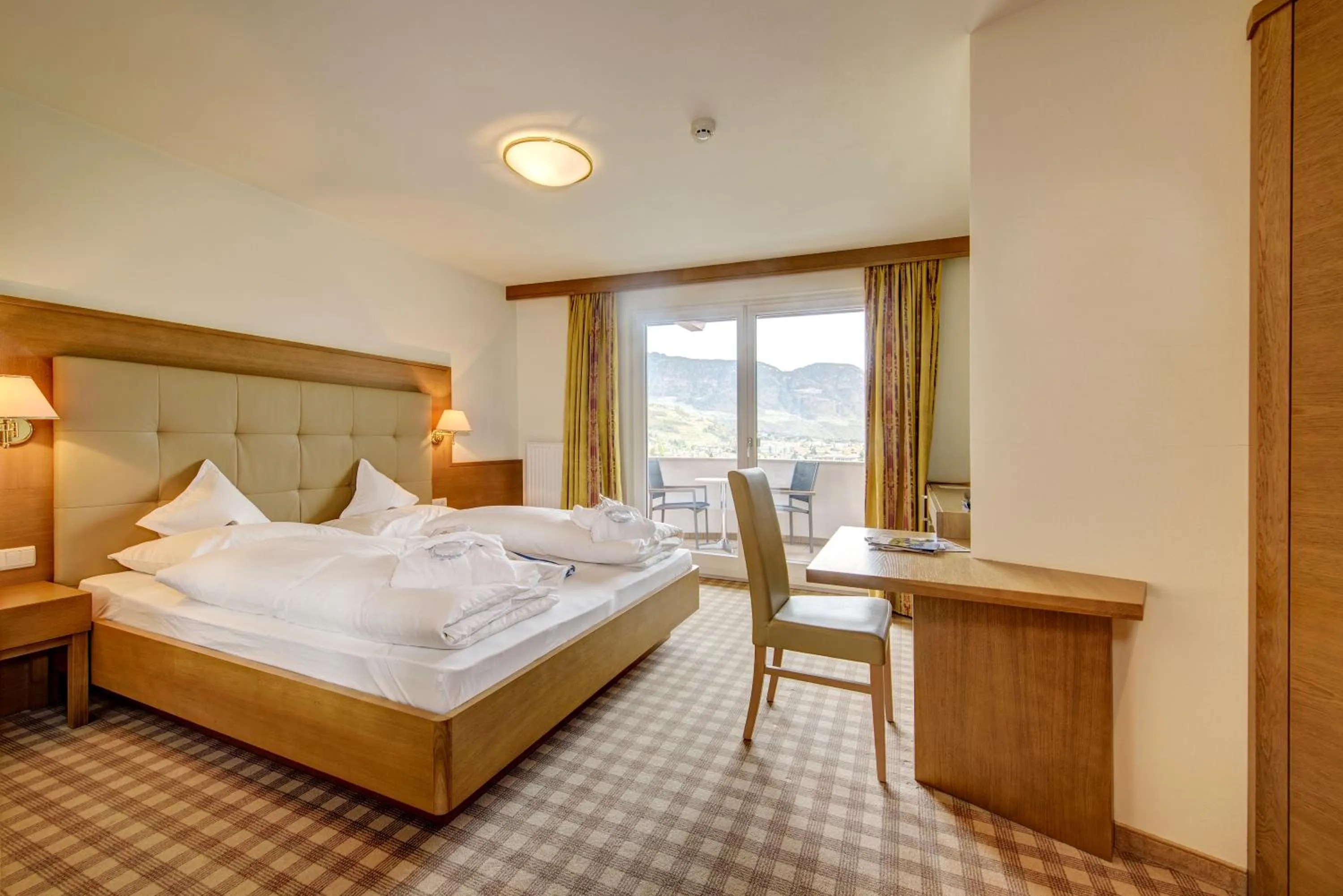 Bedroom, Bed in Ruster Resort