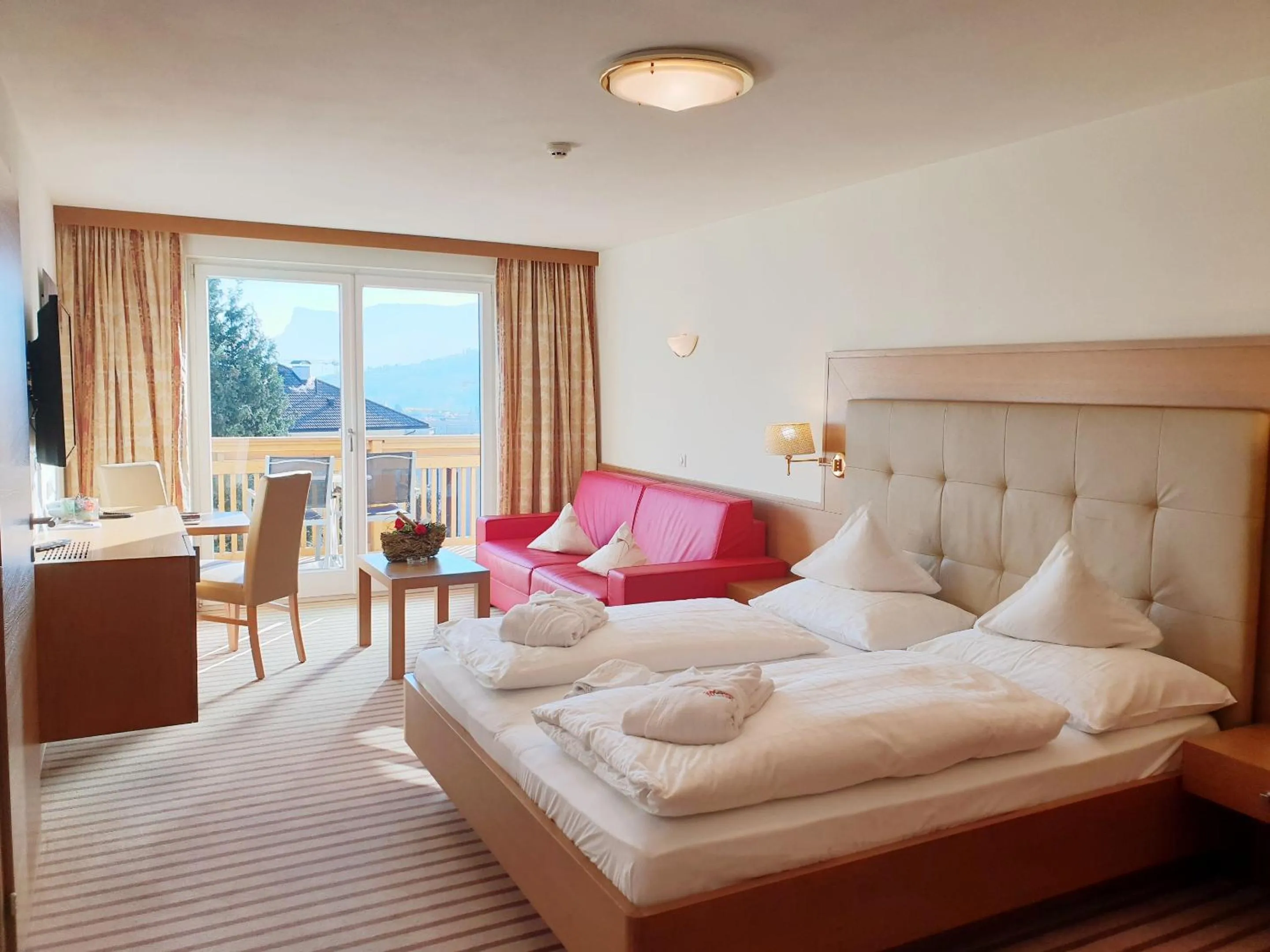 Photo of the whole room, Bed in Ruster Resort